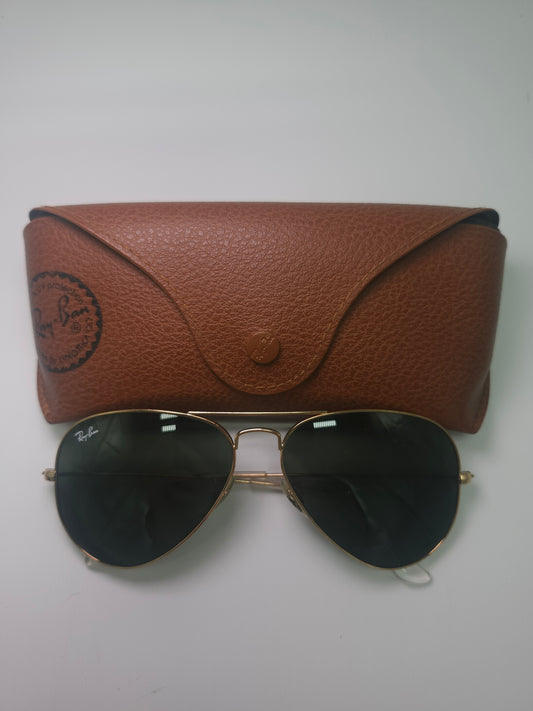 Vintage Ray Ban Aviator Gold Toned Hardware Black Polarized Sunglasses IOB