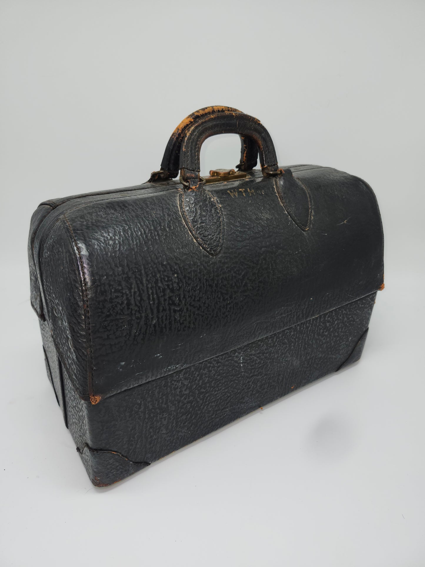 1900s Antique Doctor's Bag in Black Top Grain Cowhide
