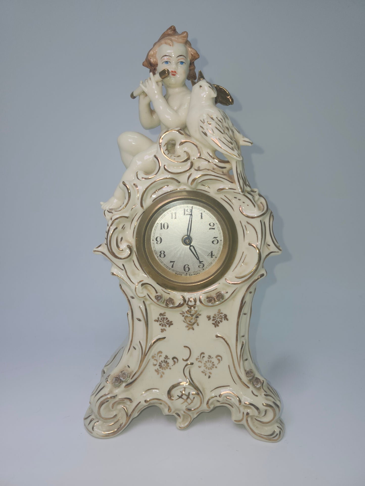 1900s Dresden Porcelain Bisque Cherub Wind-up Mantle Clock