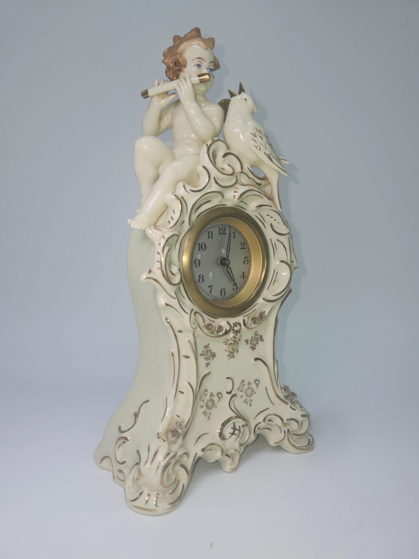 1900s Dresden Porcelain Bisque Cherub Wind-up Mantle Clock