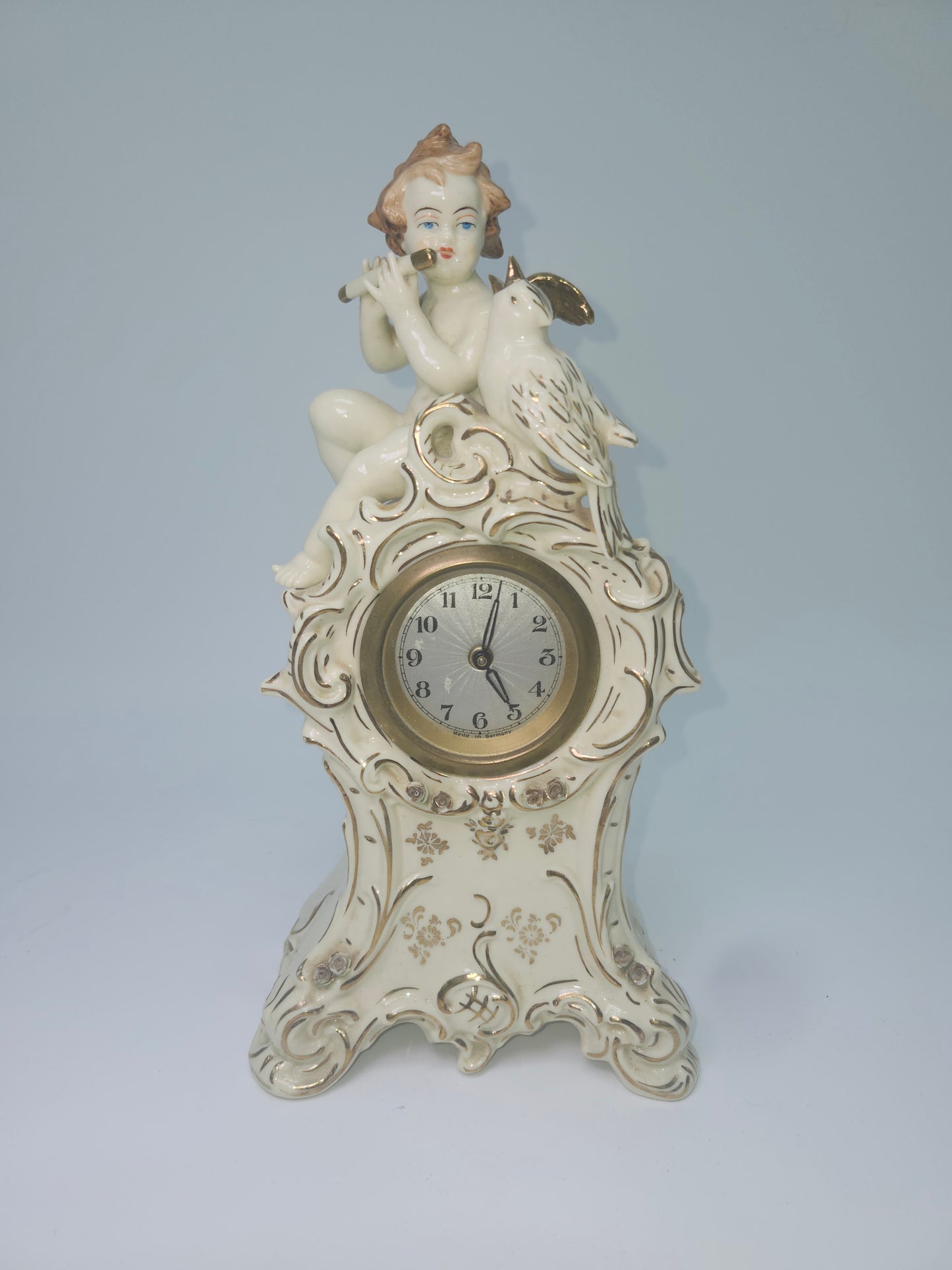 1900s Dresden Porcelain Bisque Cherub Wind-up Mantle Clock