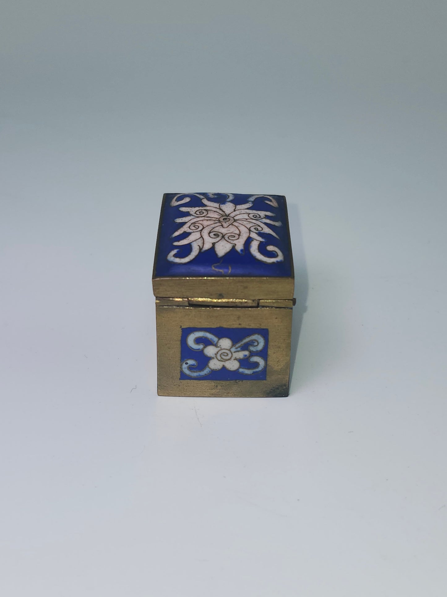 1880s Chinese Cloisonne Enamel Brass Pill Trinket Box