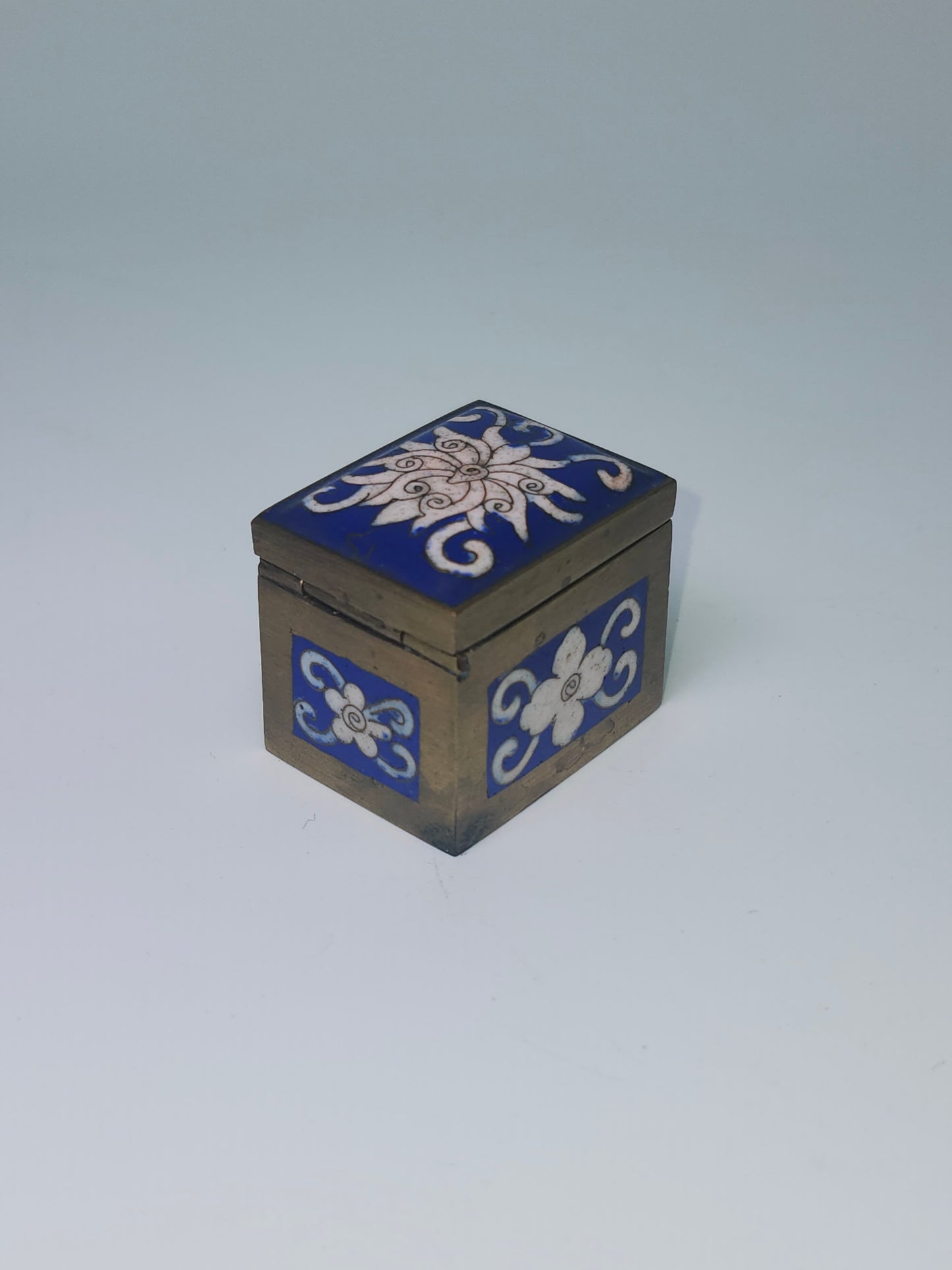 1880s Chinese Cloisonne Enamel Brass Pill Trinket Box