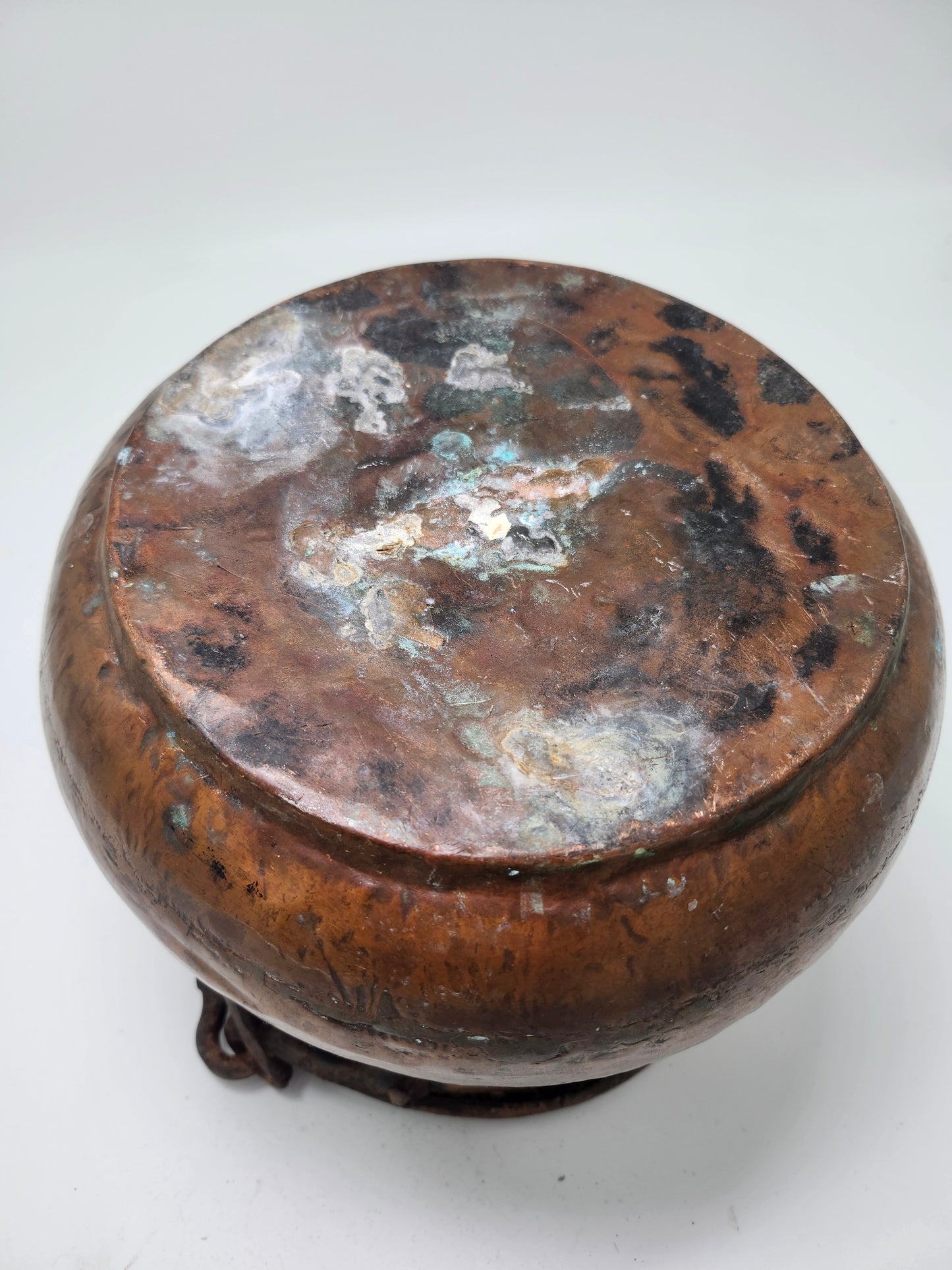 Early American 18th Century Antique Hammered Copper Pot / Cauldron