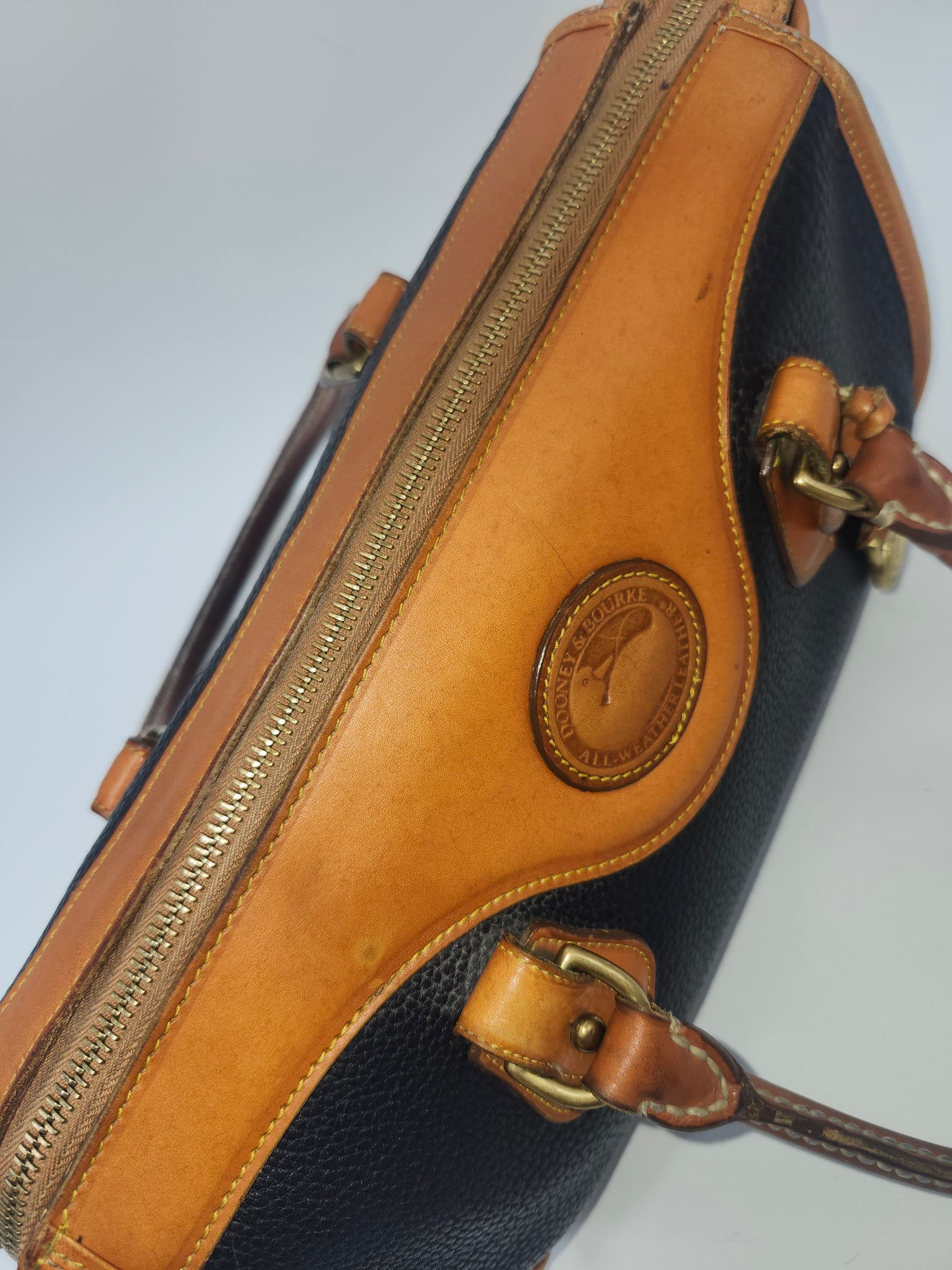 *Vintage* Dooney & Bourke Pebble Grain Leather Satchel Purse