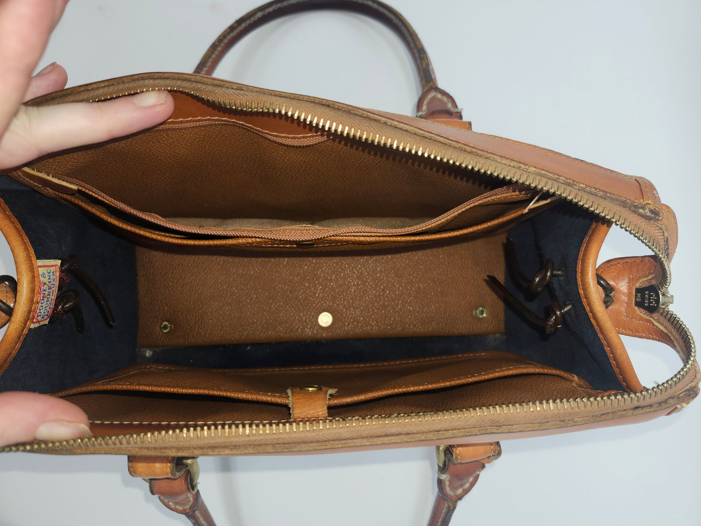 *Vintage* Dooney & Bourke Pebble Grain Leather Satchel Purse