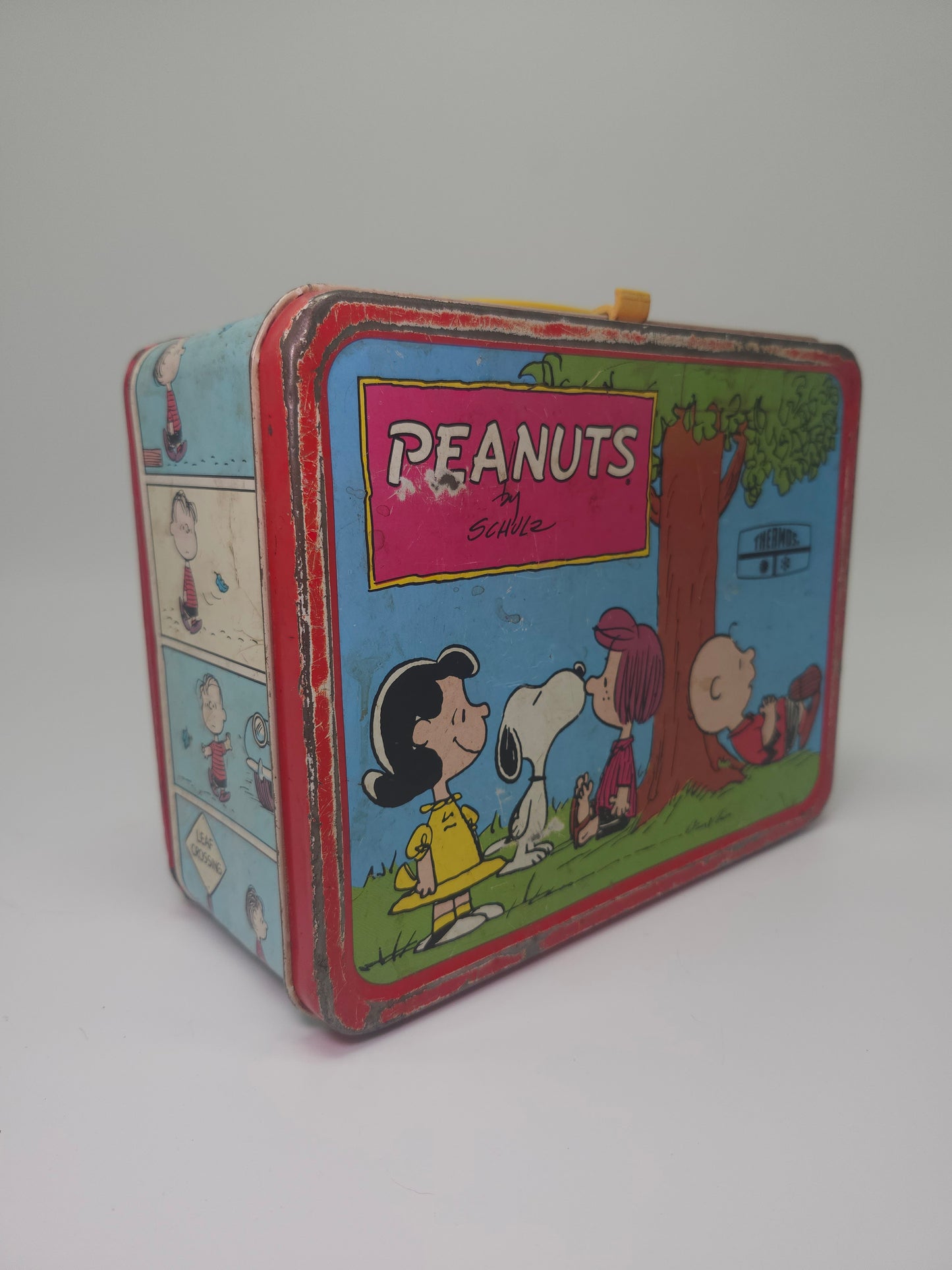 ~1973~ THERMOS Charlie Brown Metal Lunch Box