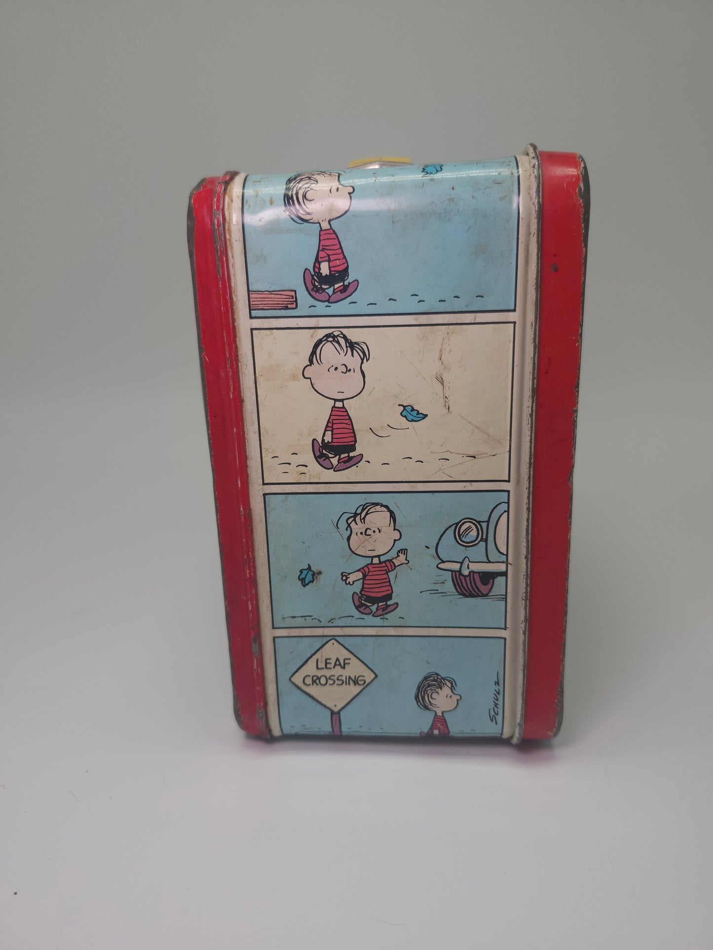 ~1973~ THERMOS Charlie Brown Metal Lunch Box