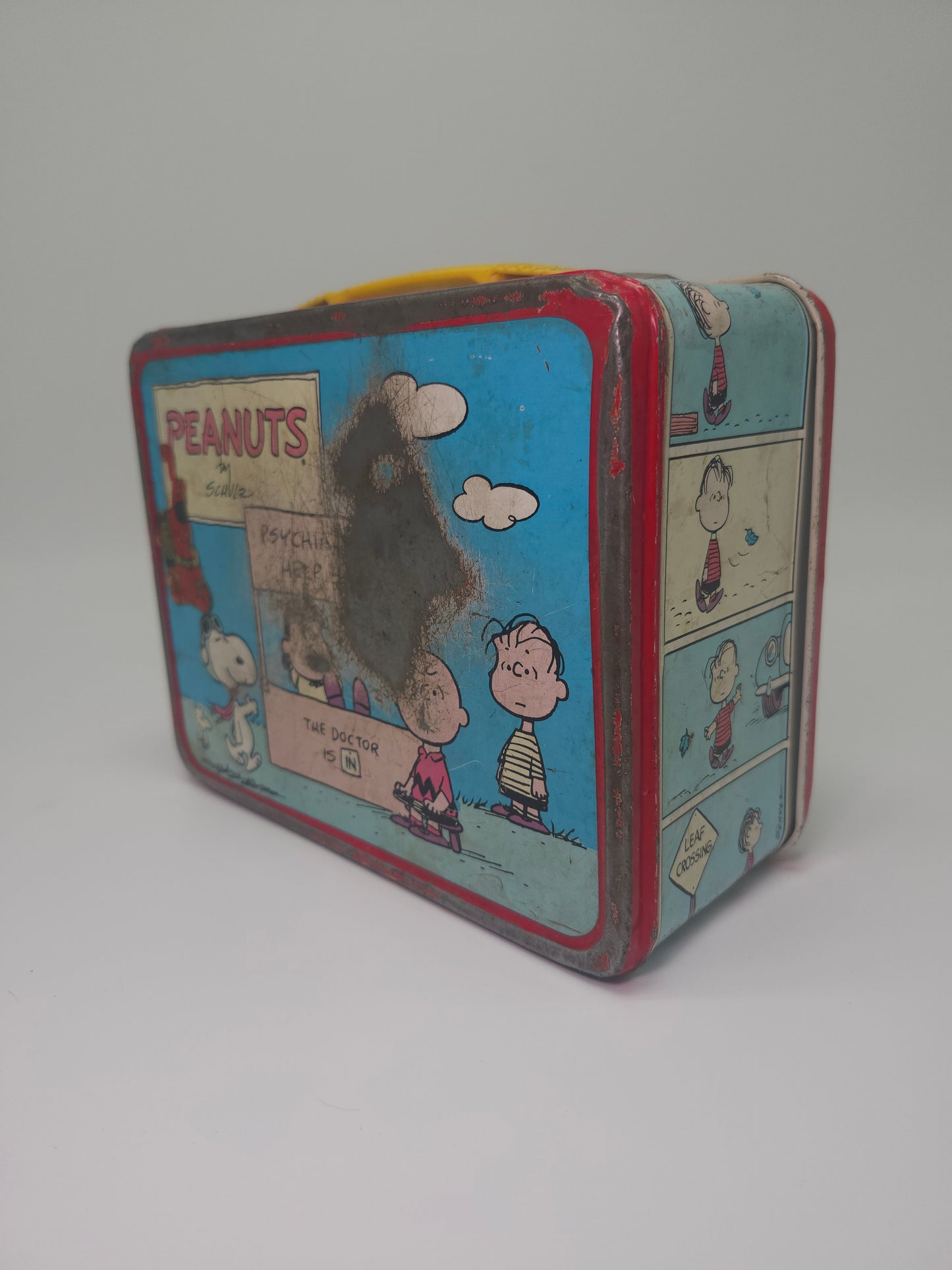 ~1973~ THERMOS Charlie Brown Metal Lunch Box