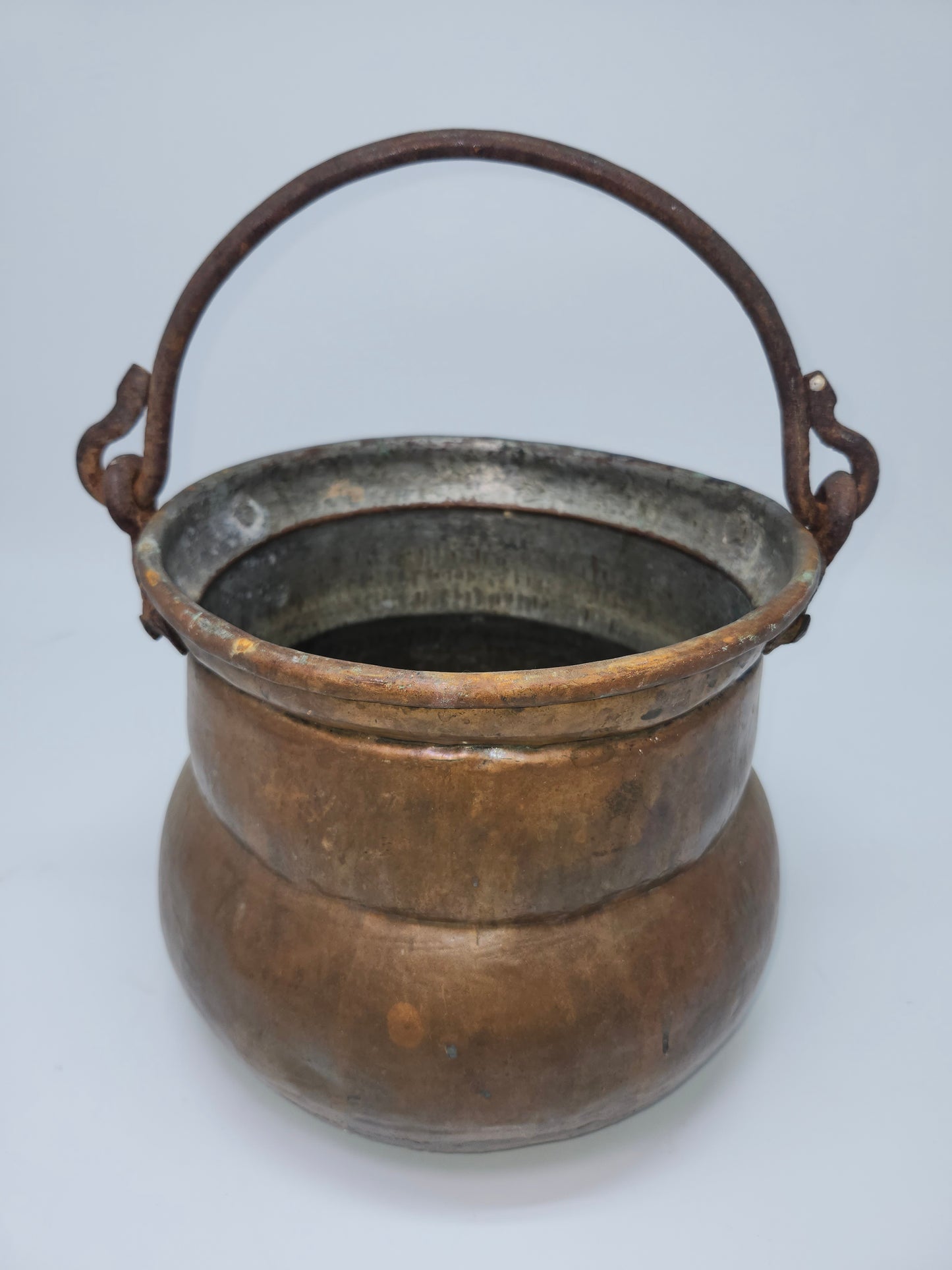 Early American 18th Century Antique Hammered Copper Pot / Cauldron