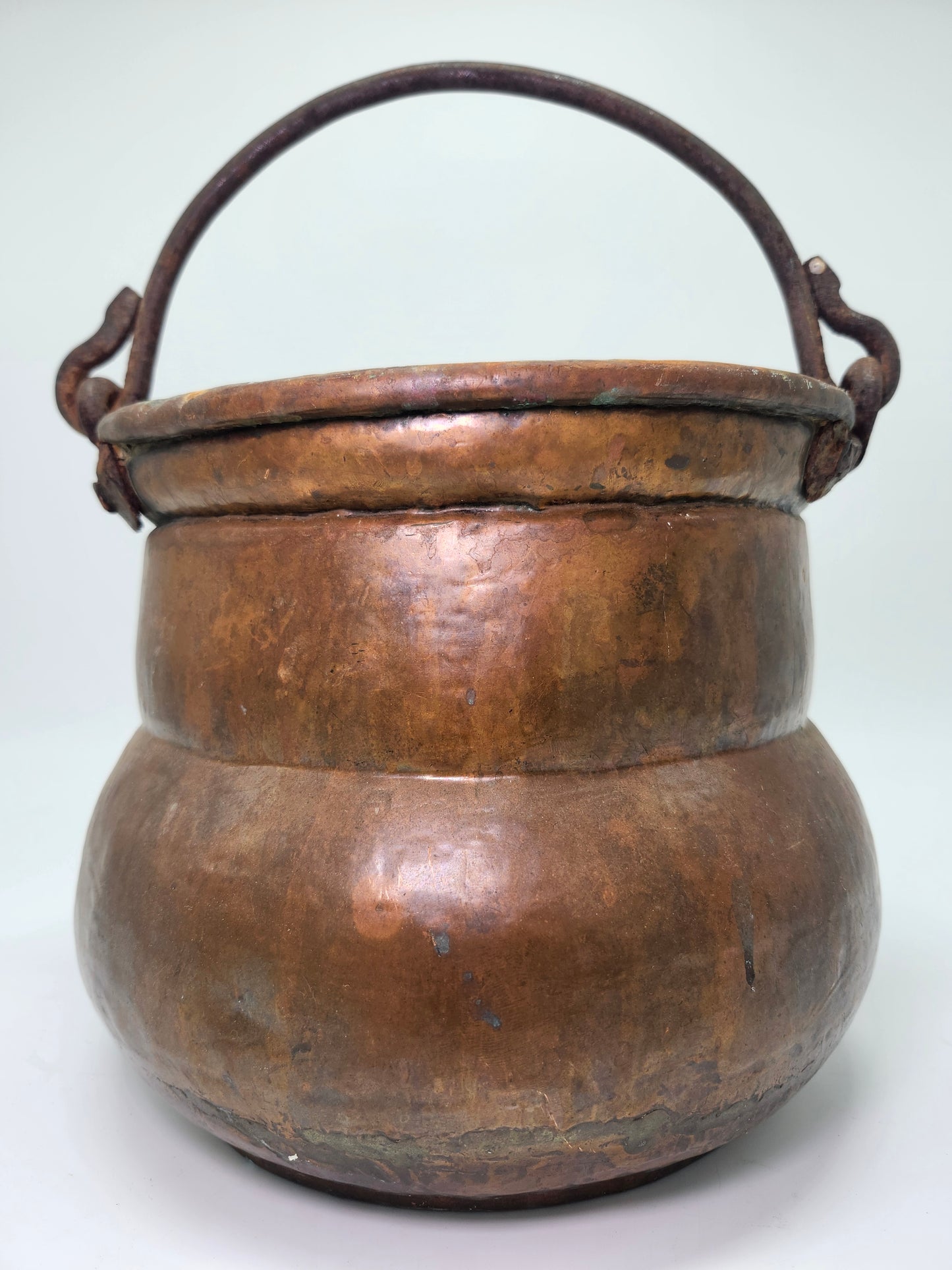 Early American 18th Century Antique Hammered Copper Pot / Cauldron