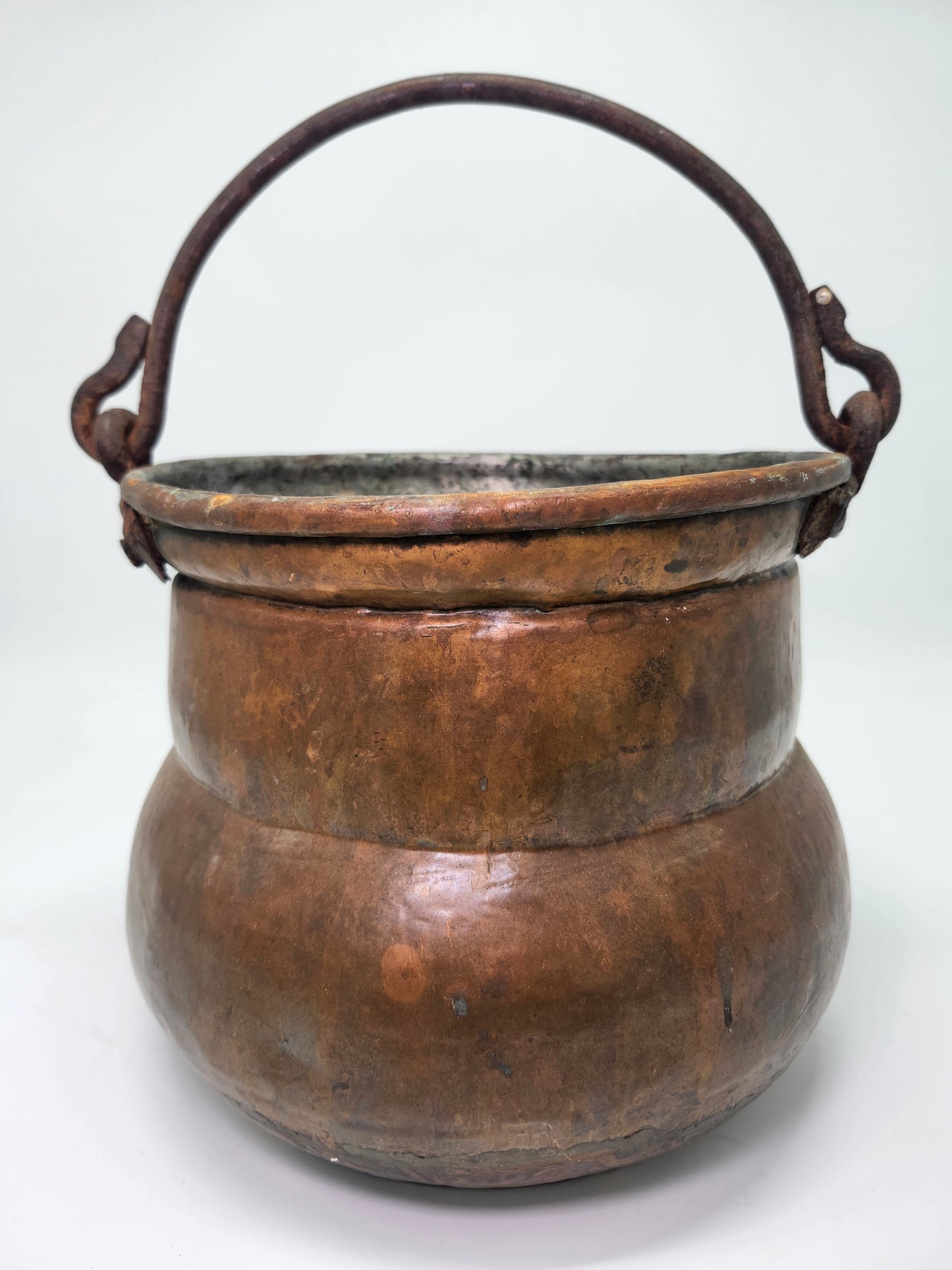 Early American 18th Century Antique Hammered Copper Pot / Cauldron