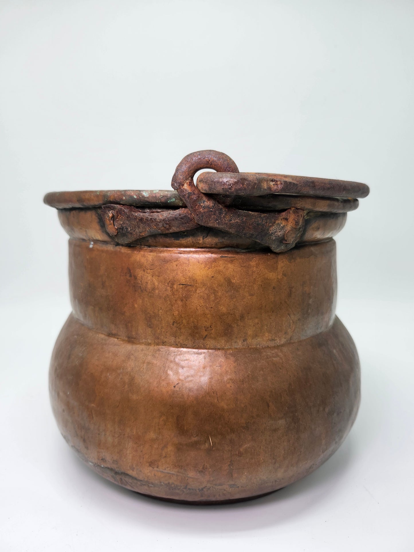 Early American 18th Century Antique Hammered Copper Pot / Cauldron