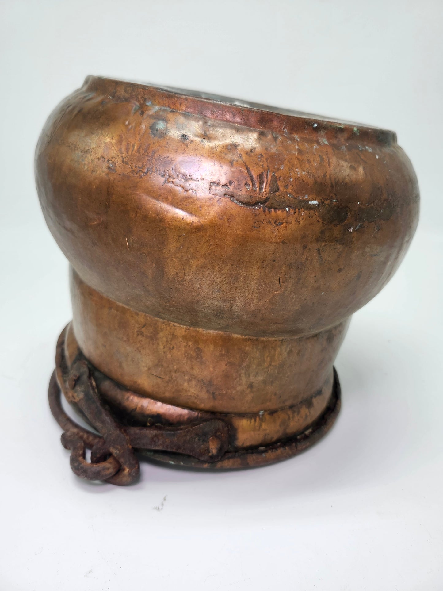 Early American 18th Century Antique Hammered Copper Pot / Cauldron