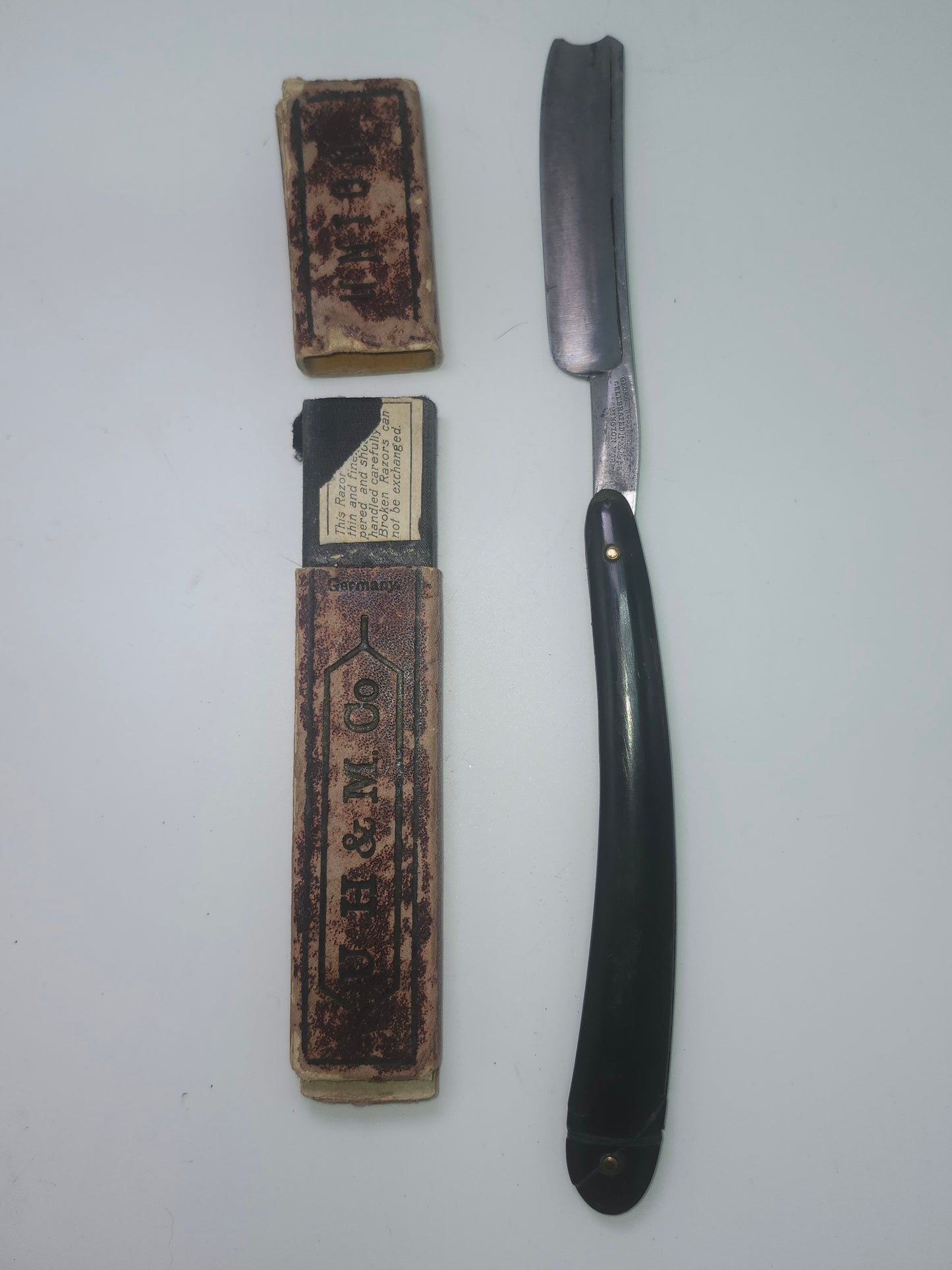 ~Antique~ 1880s Straight Razor with Case