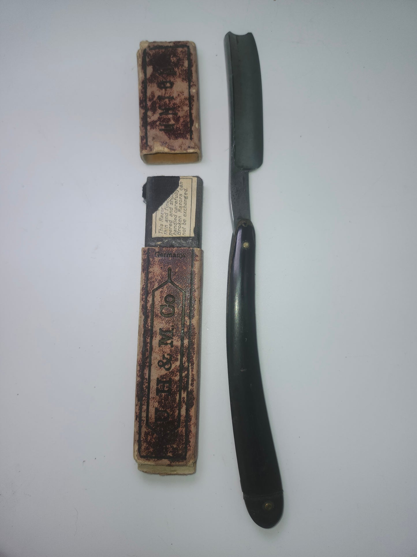 ~Antique~ 1880s Straight Razor with Case