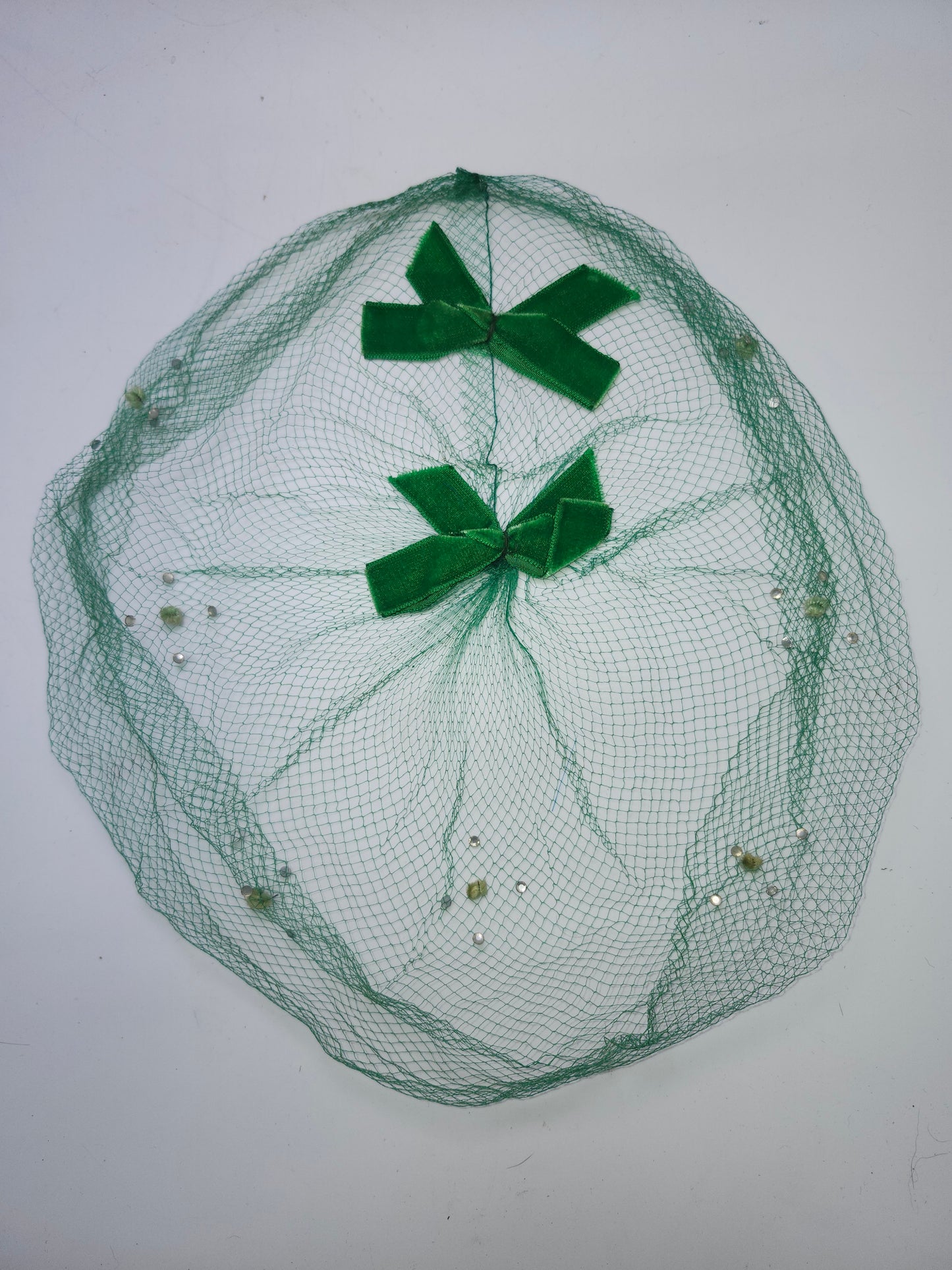 Art Deco Era Green Mesh Netting Fascinator with Bows