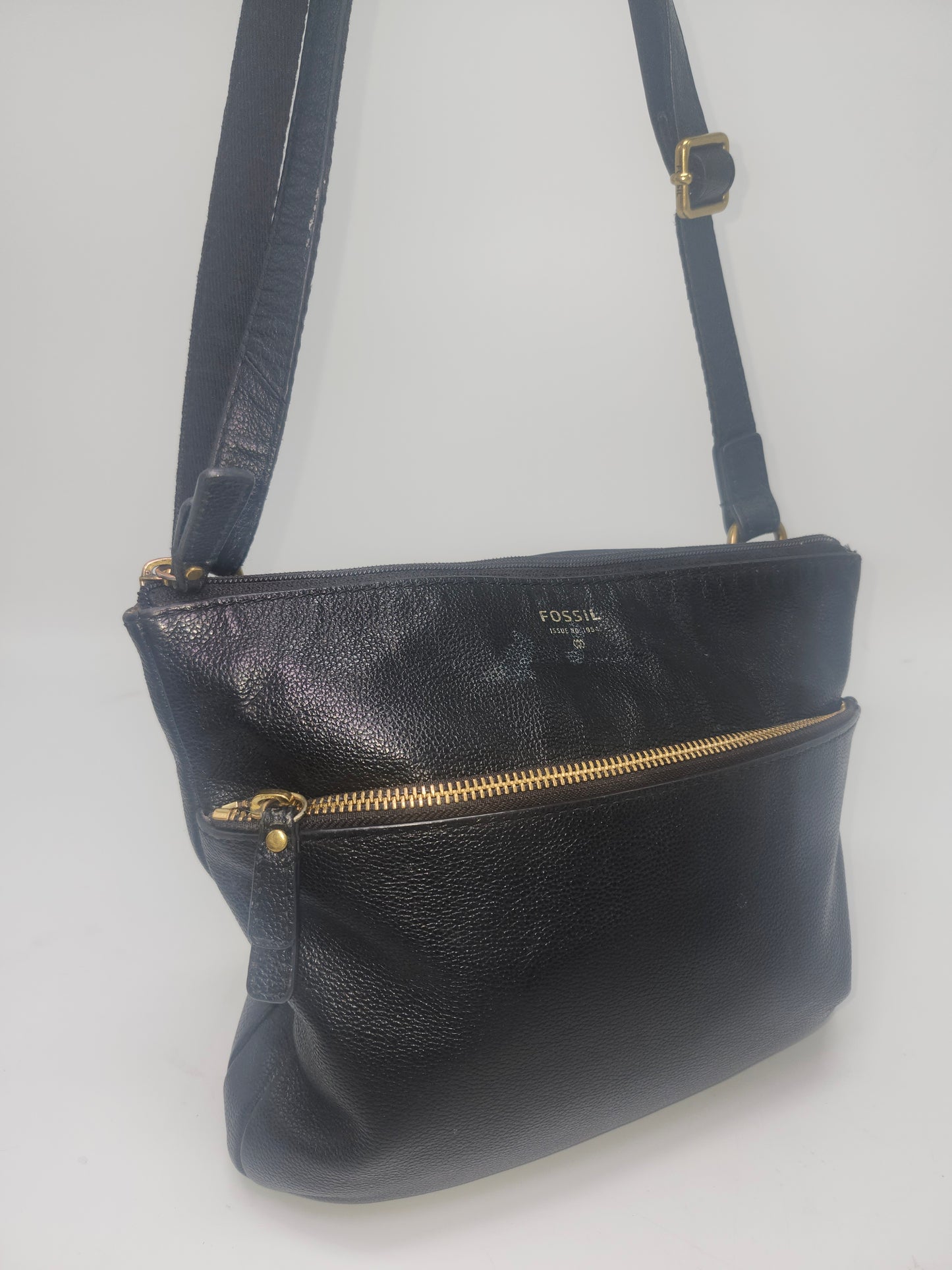 -Fossil- "Tinsley" Pebbled Black Leather Crossbody