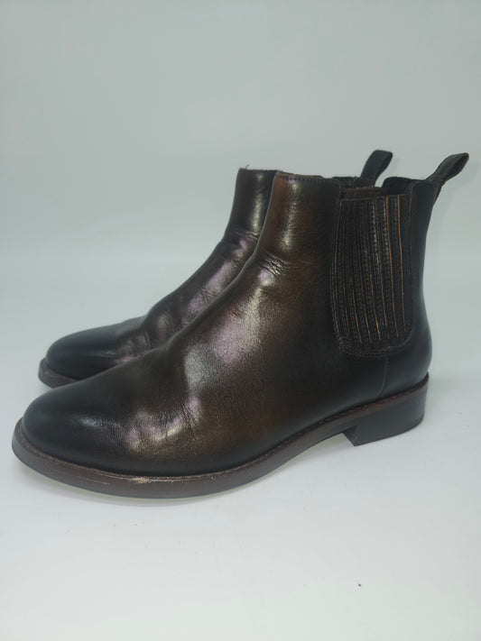 *Thursday Boot Co.* "Dreamer" Chelsea Boots Size 7