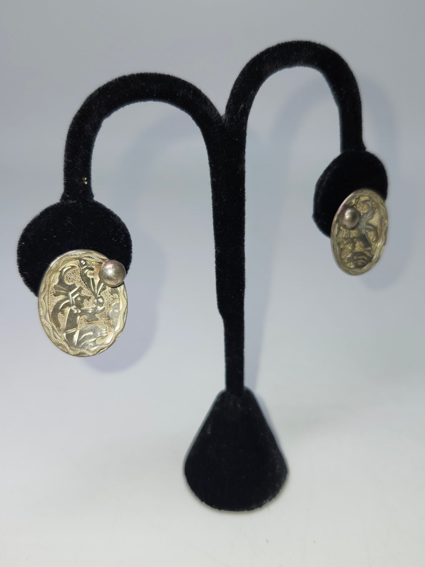 900 Silver Guatemalan Screw-Back Tribal Earrings