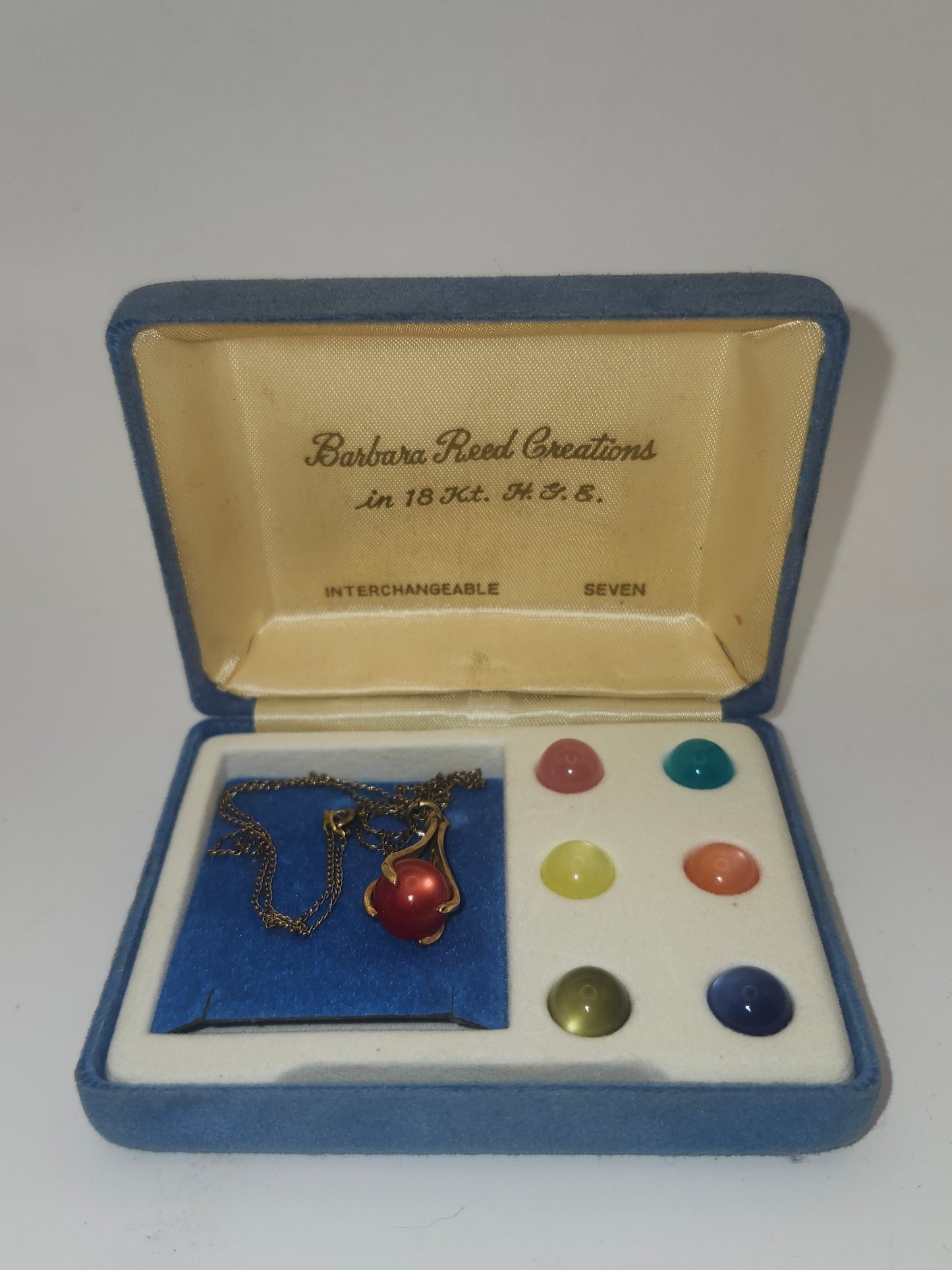 18K H.G.E Necklace with 7 Interchanging Pendant Cabachons