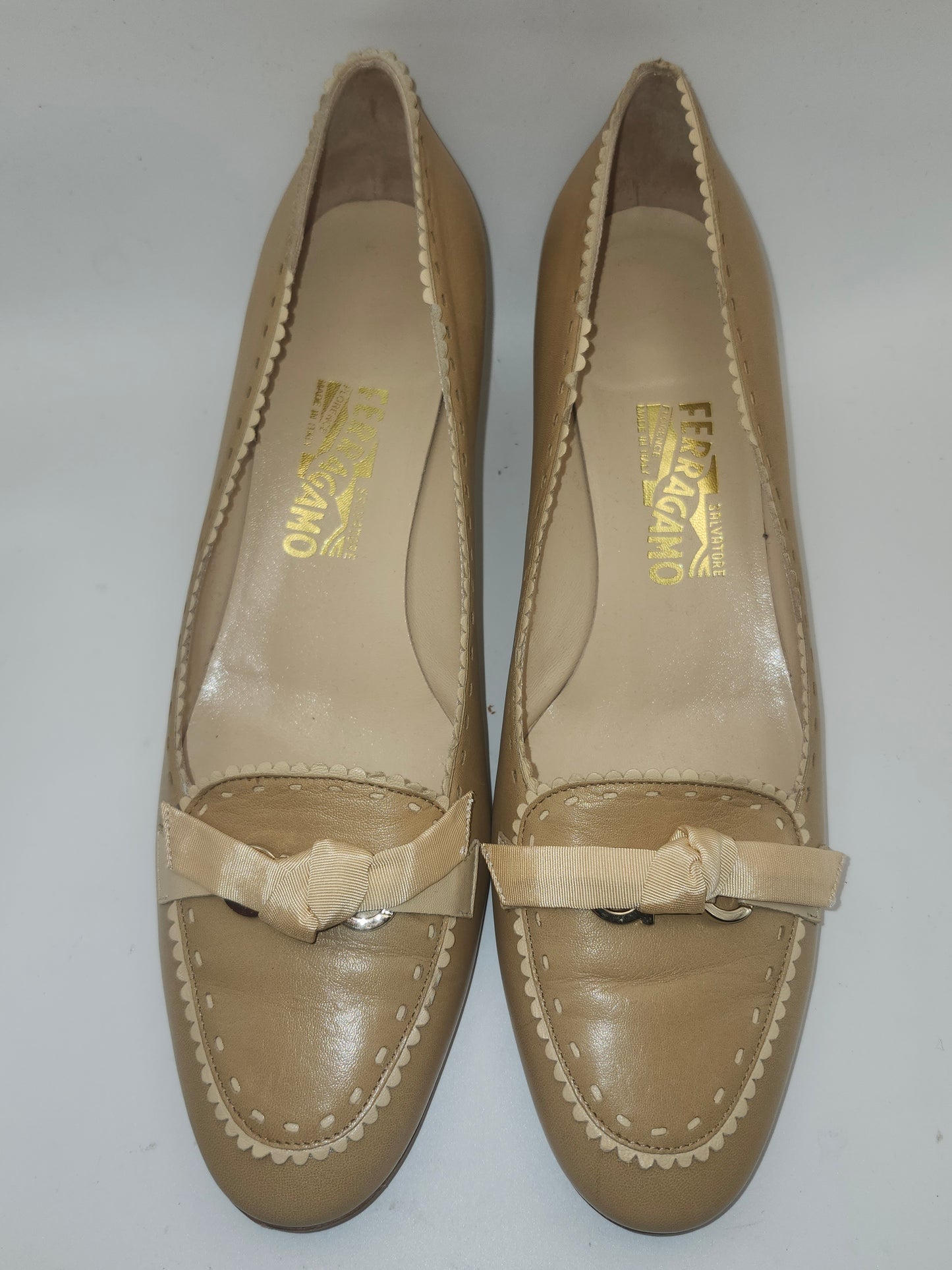 *Salvatore Ferragamo* Y2K Round Toe Kitten Heels with Bows Size 10 Women's IOB