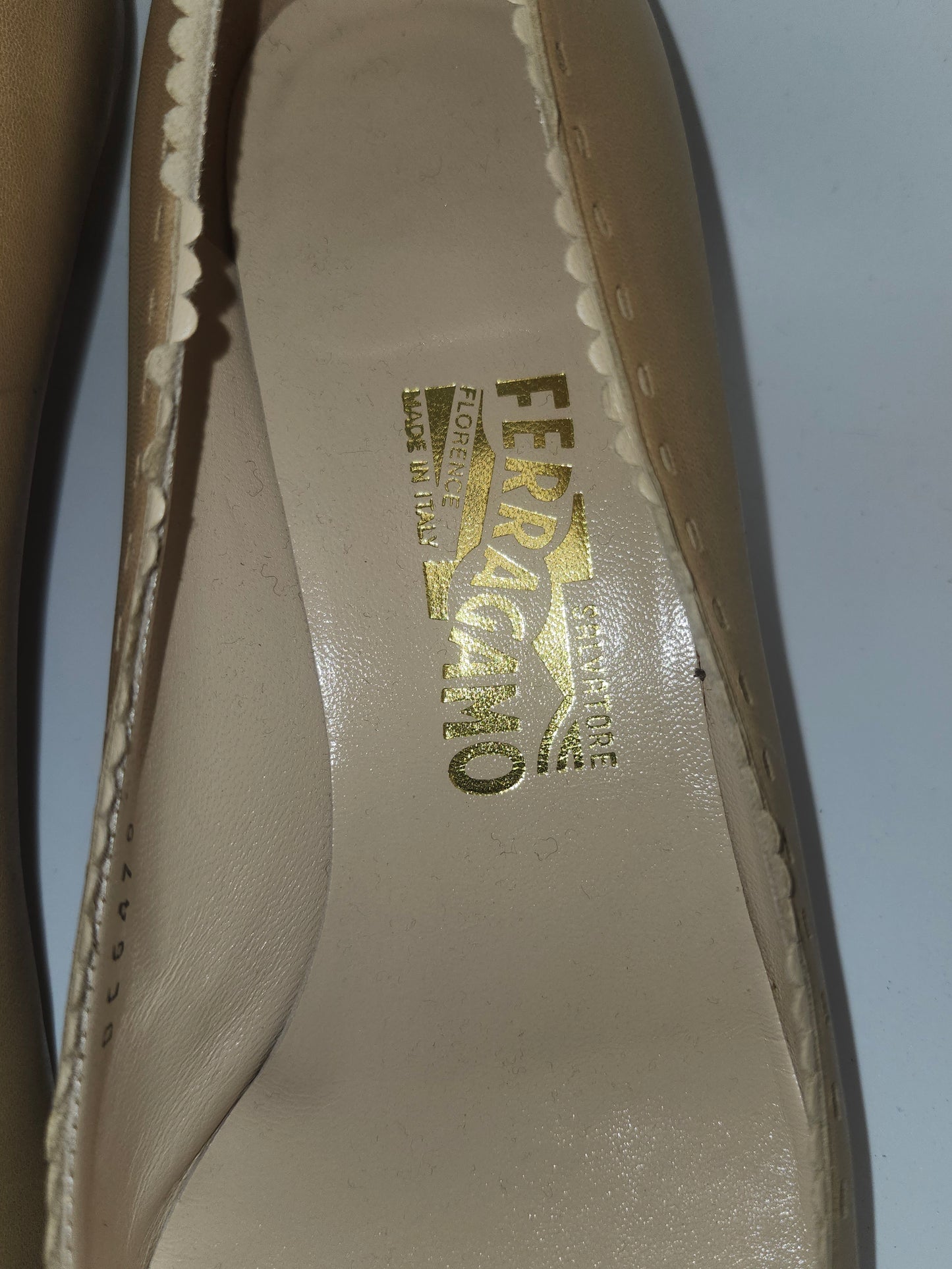 *Salvatore Ferragamo* Y2K Round Toe Kitten Heels with Bows Size 10 Women's IOB