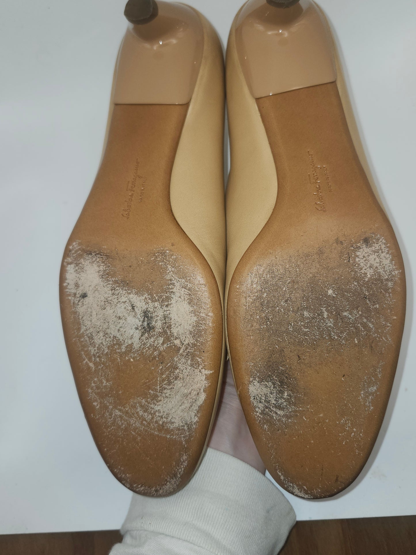 *Salvatore Ferragamo* Y2K Round Toe Kitten Heels with Bows Size 10 Women's IOB