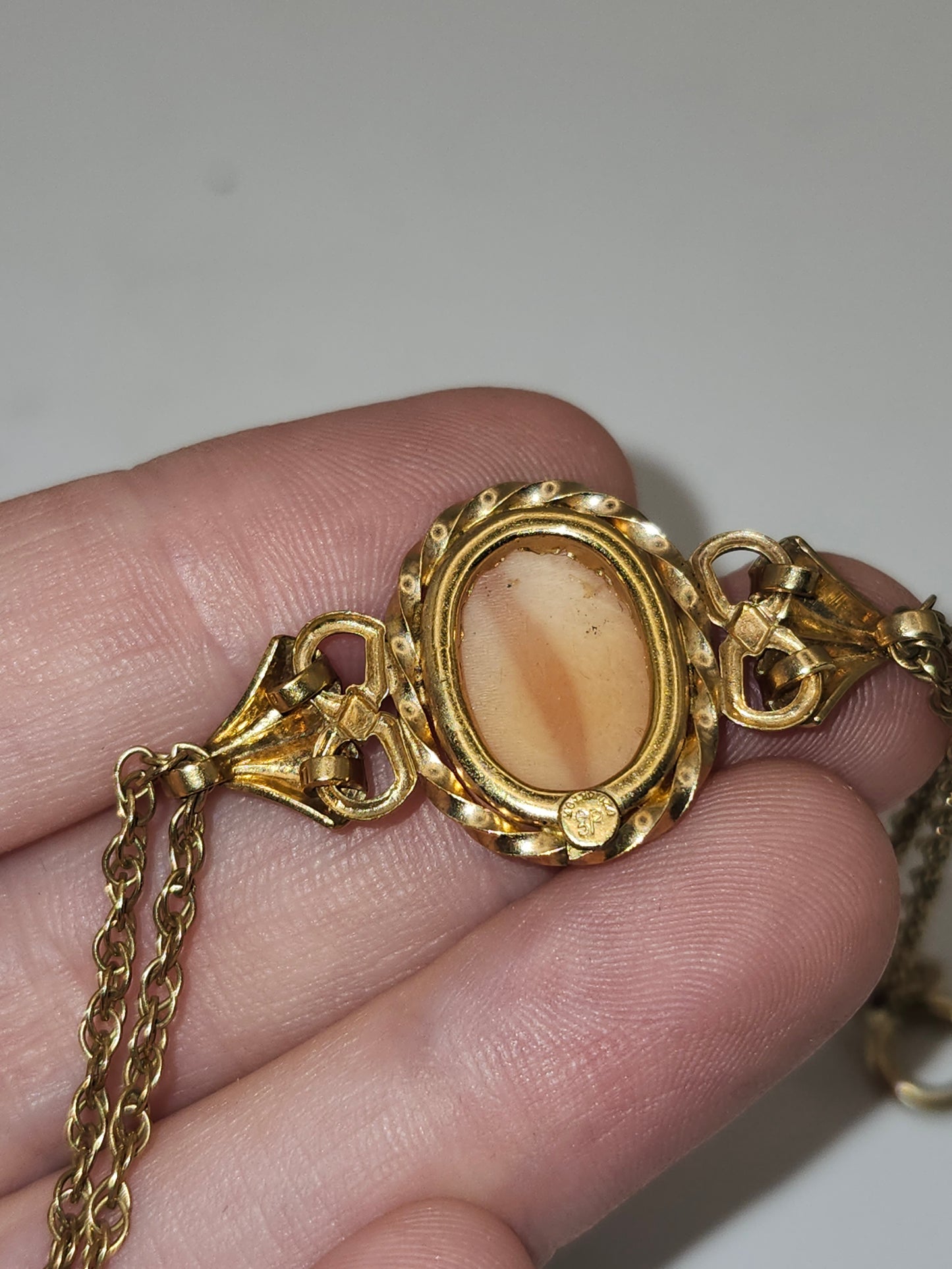 *12K* Gold Filled Bracelet with Carved Conch Cameo Center