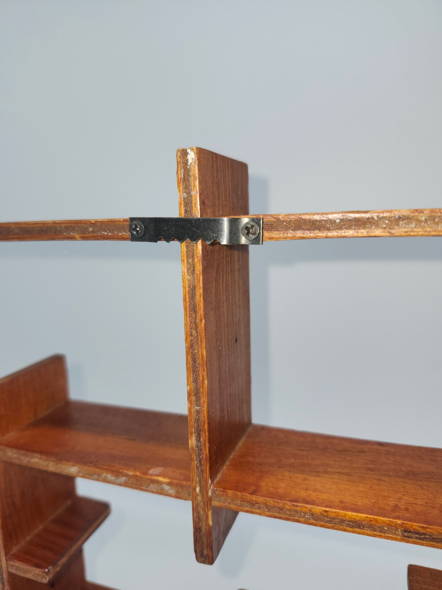 *MCM* Dovetailed Trinket Shelf
