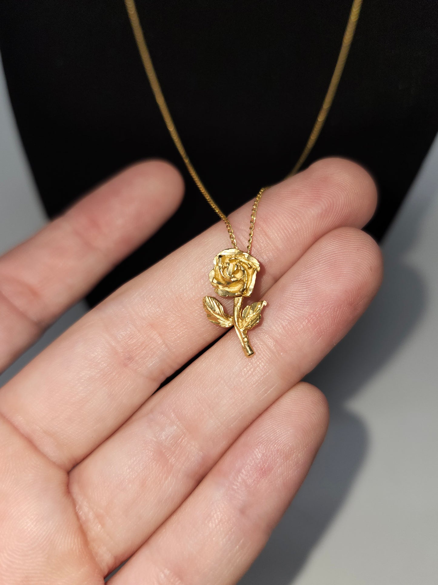 *14K* Gold Chain & 14K Gold Rose Pendant