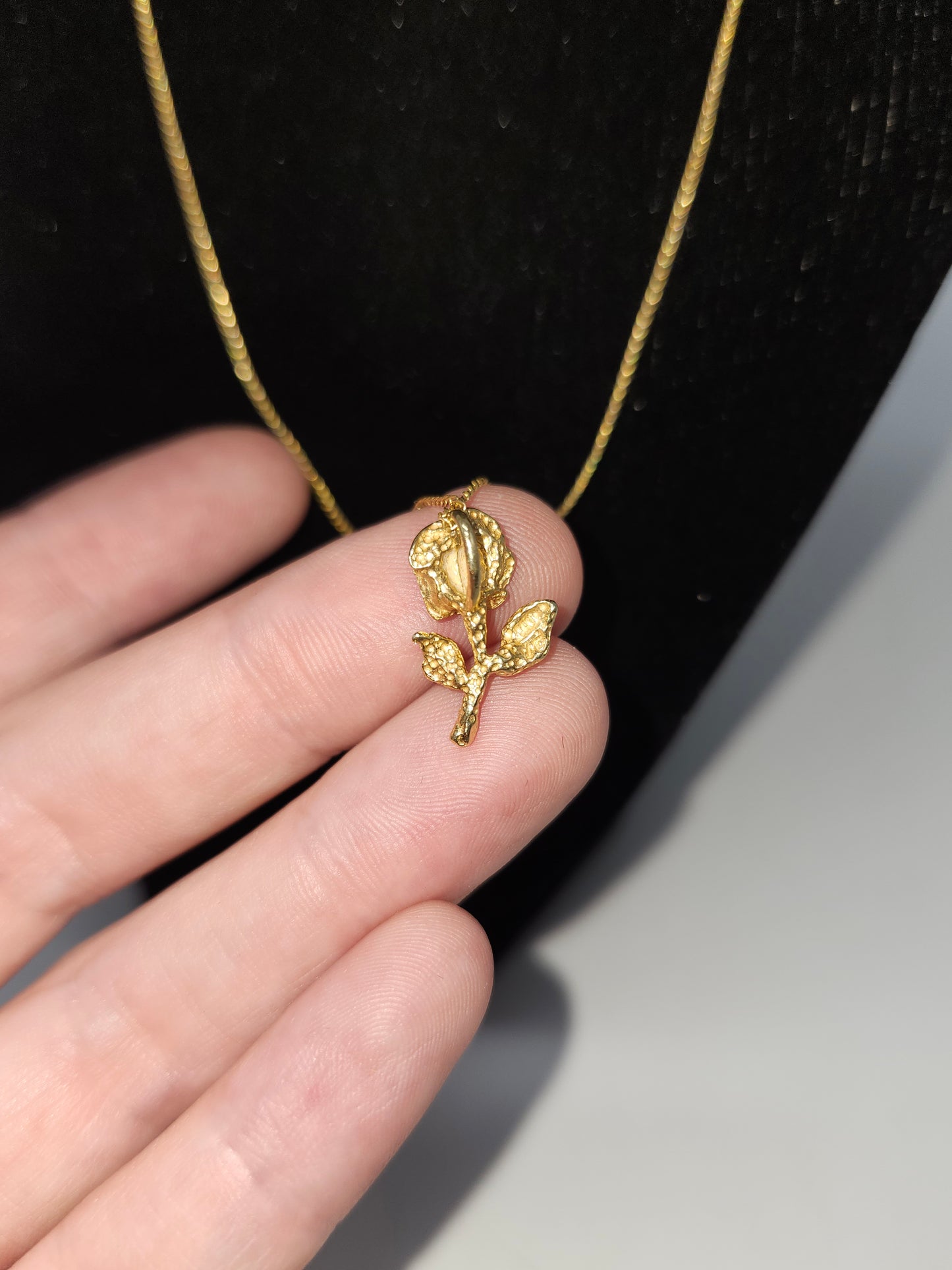 *14K* Gold Chain & 14K Gold Rose Pendant