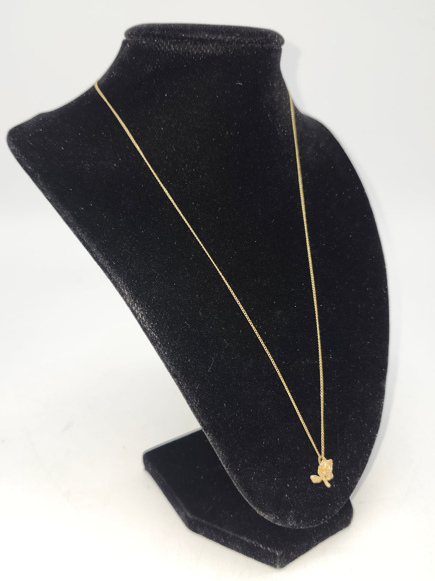 *14K* Gold Chain & 14K Gold Rose Pendant