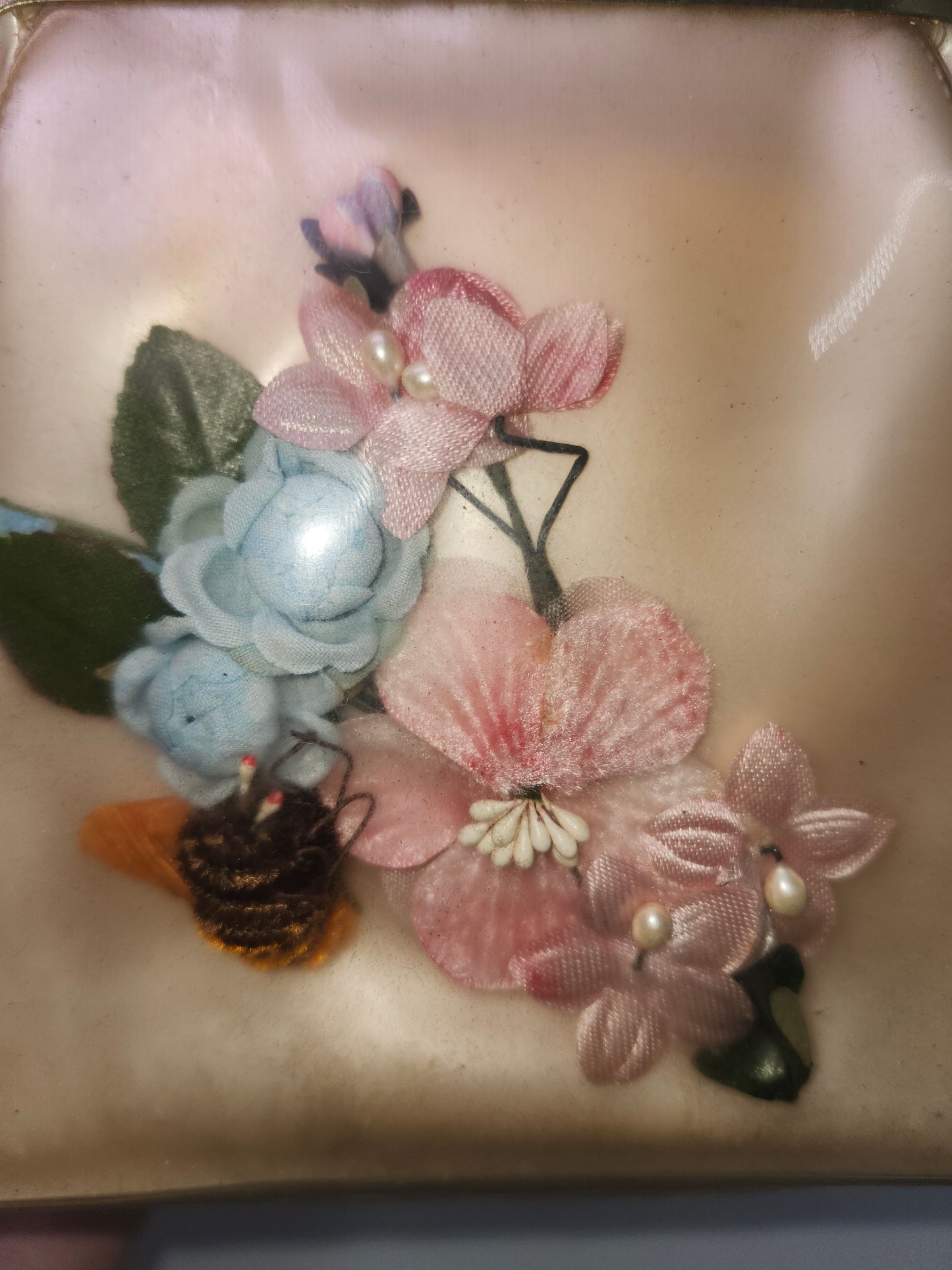 *Vintage* Floral Bouquet Under Vinyl Purse with Chain Strap