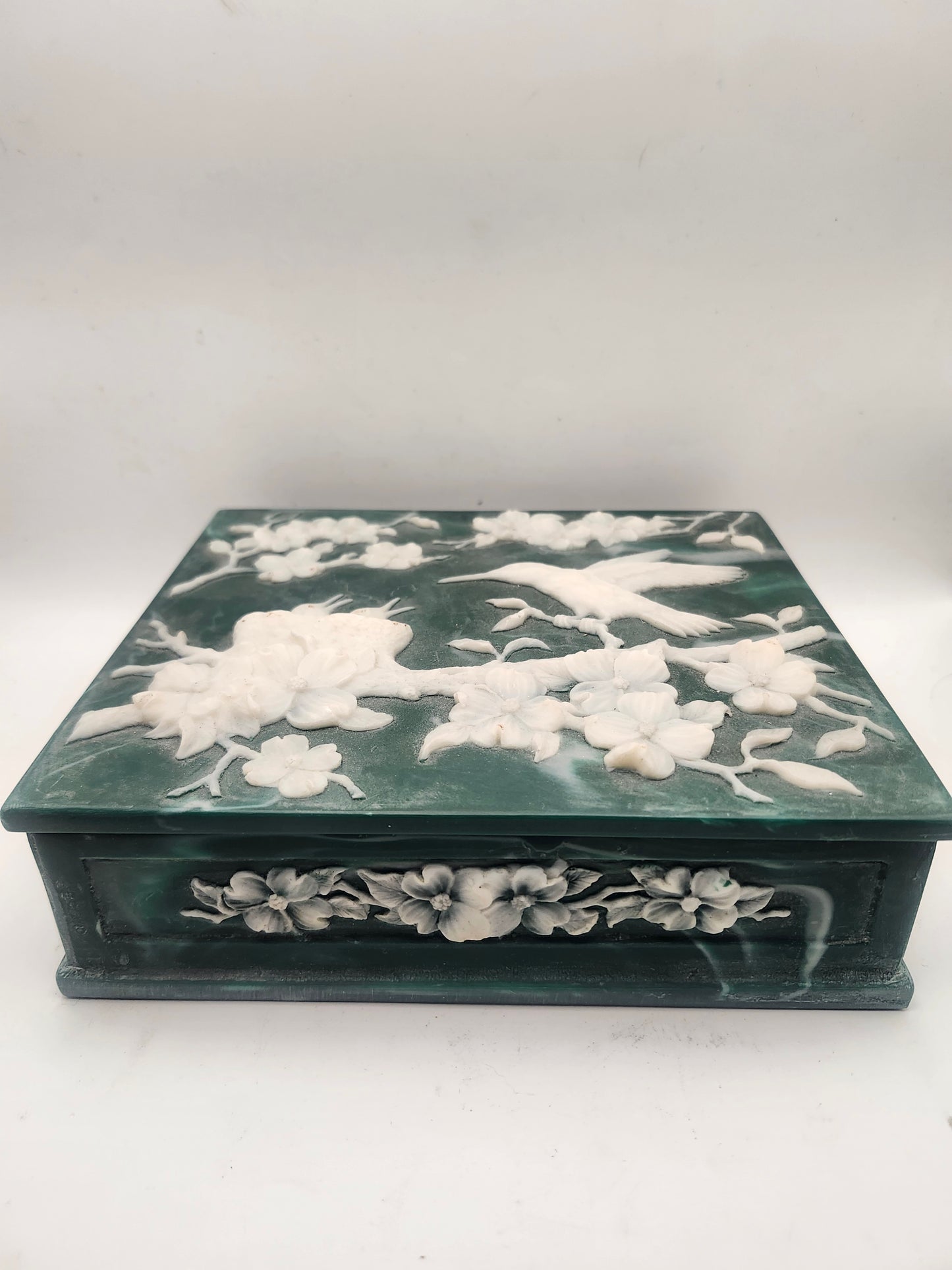 *Incolay* Stone Jewelry Box White Hummingbird Cameo on Green Finish