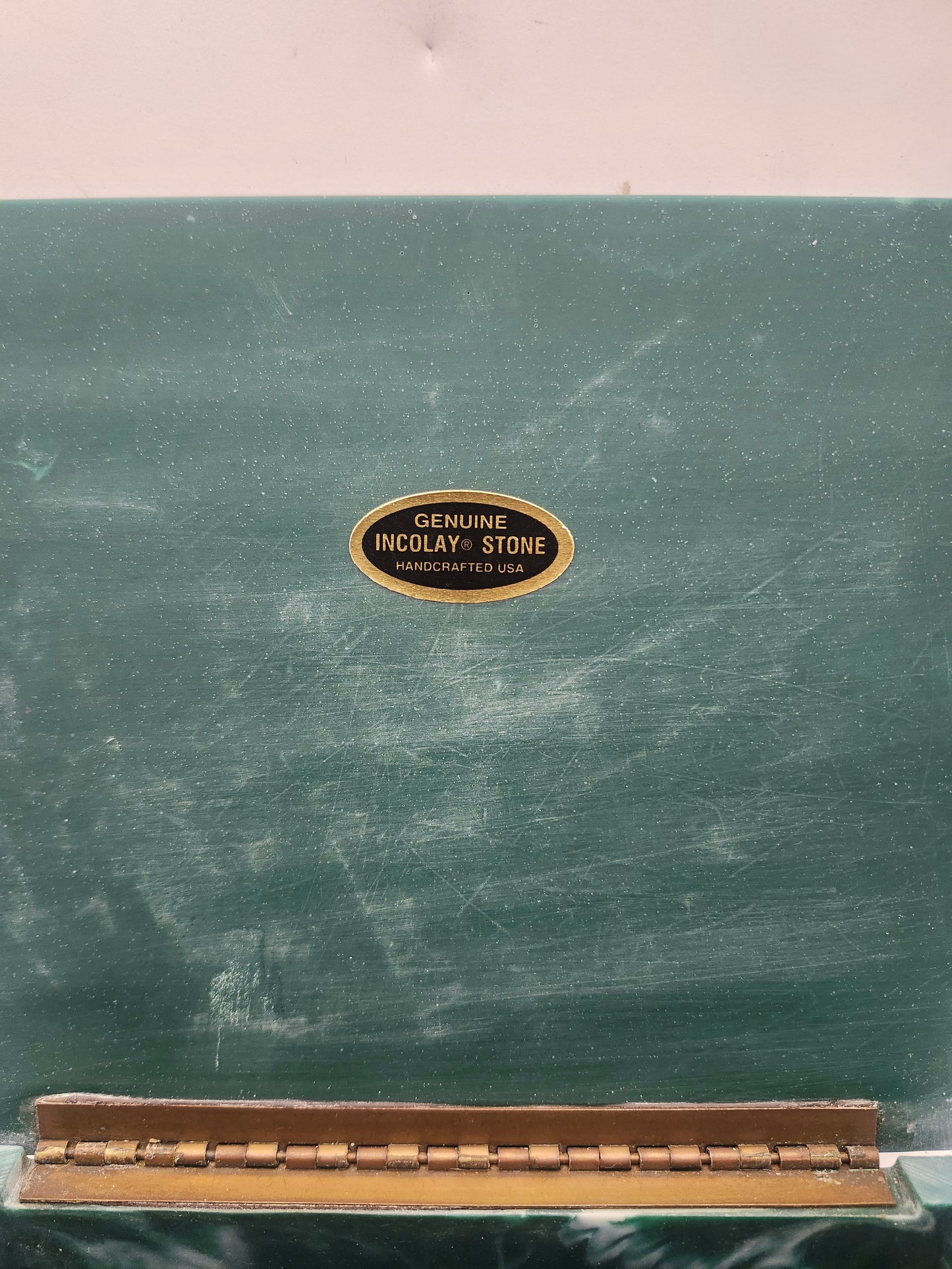 *Incolay* Stone Jewelry Box White Hummingbird Cameo on Green Finish
