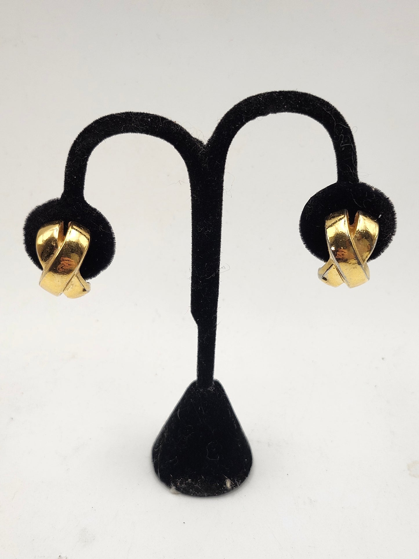 -Christian Dior- 1980s Chunky Gold "X" Clip On Earrings
