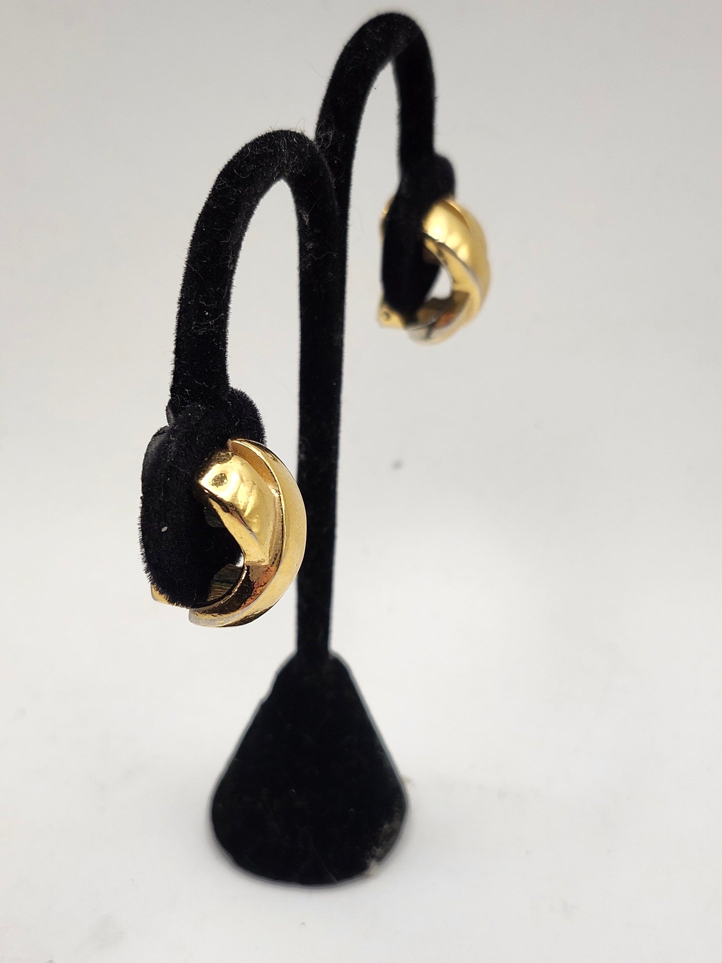 -Christian Dior- 1980s Chunky Gold "X" Clip On Earrings