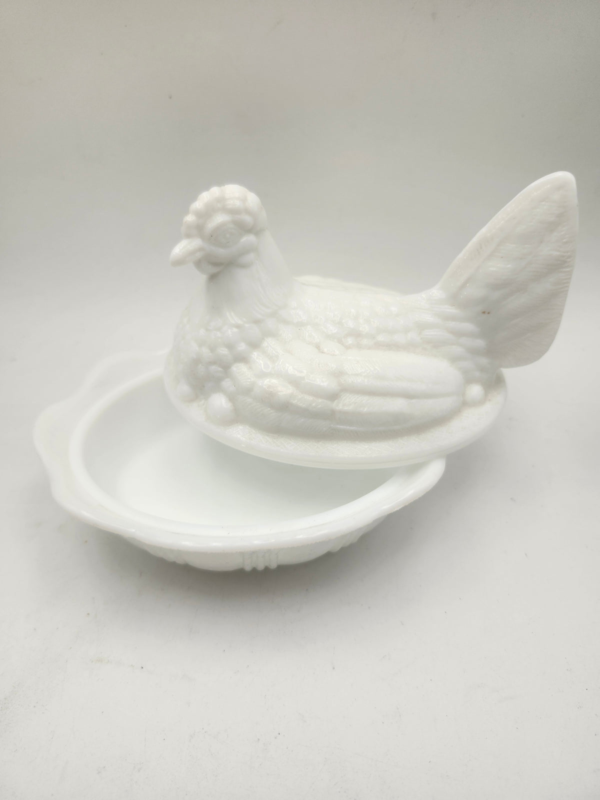 ~Fenton~ Milk Glass "Hen on Nest"