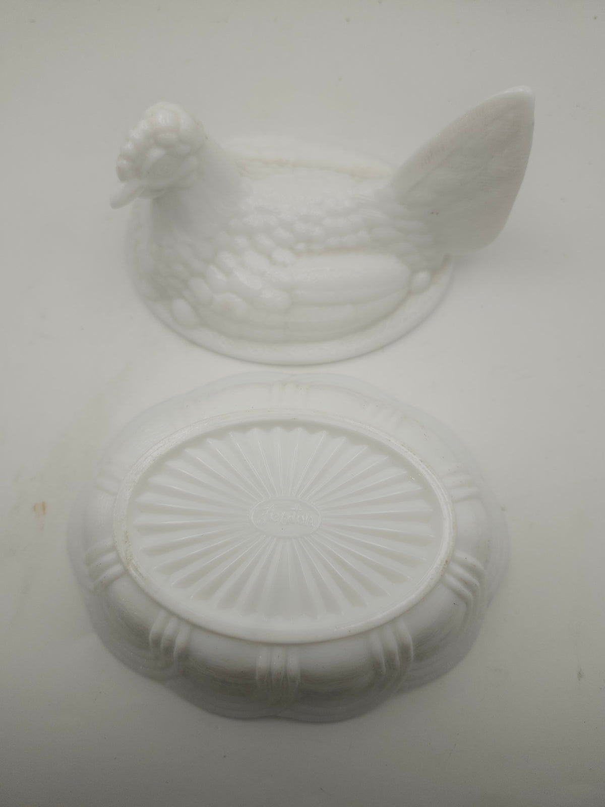 ~Fenton~ Milk Glass "Hen on Nest"