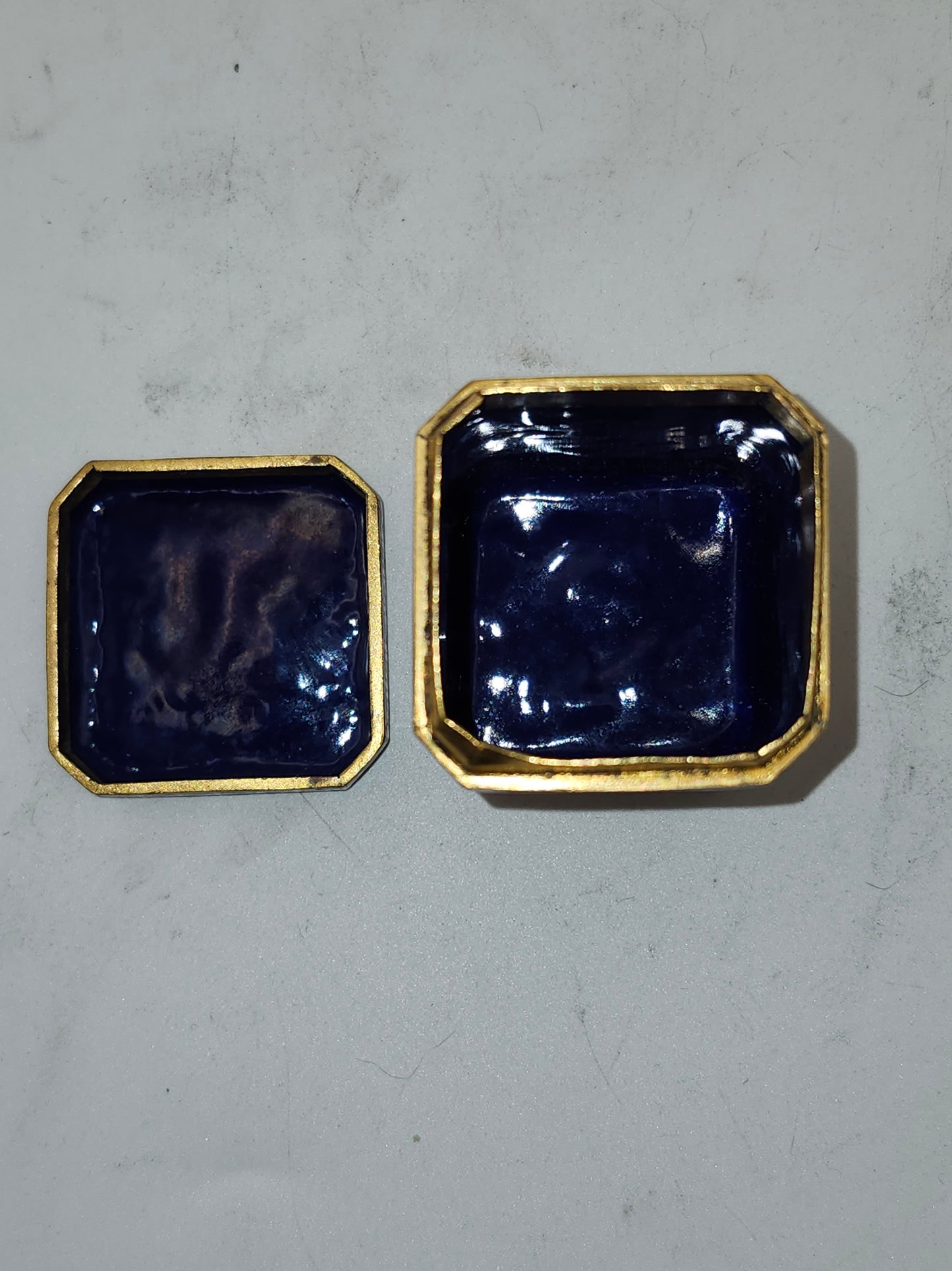 *Chinese Cloisonne* Lidded Pill Box