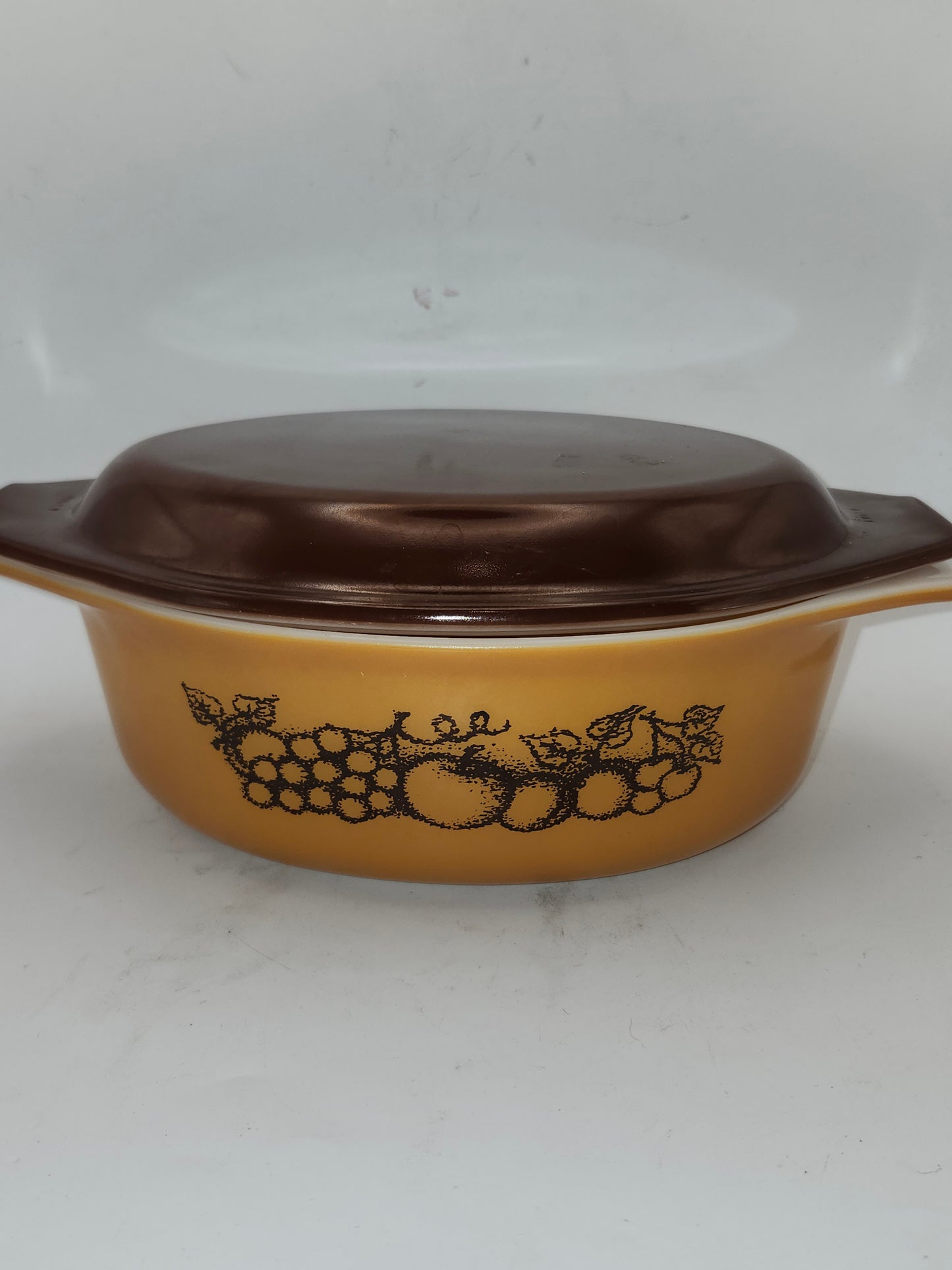 *PYREX* Like-New "Old Orchard" Oval Casserole Dish