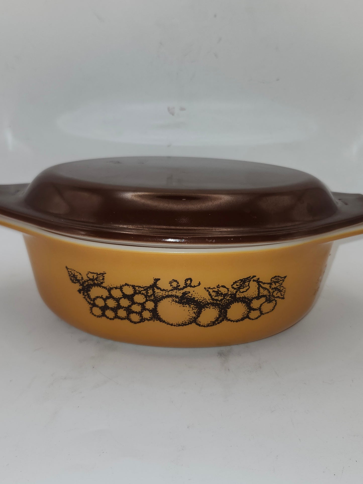 *PYREX* Like-New "Old Orchard" Oval Casserole Dish