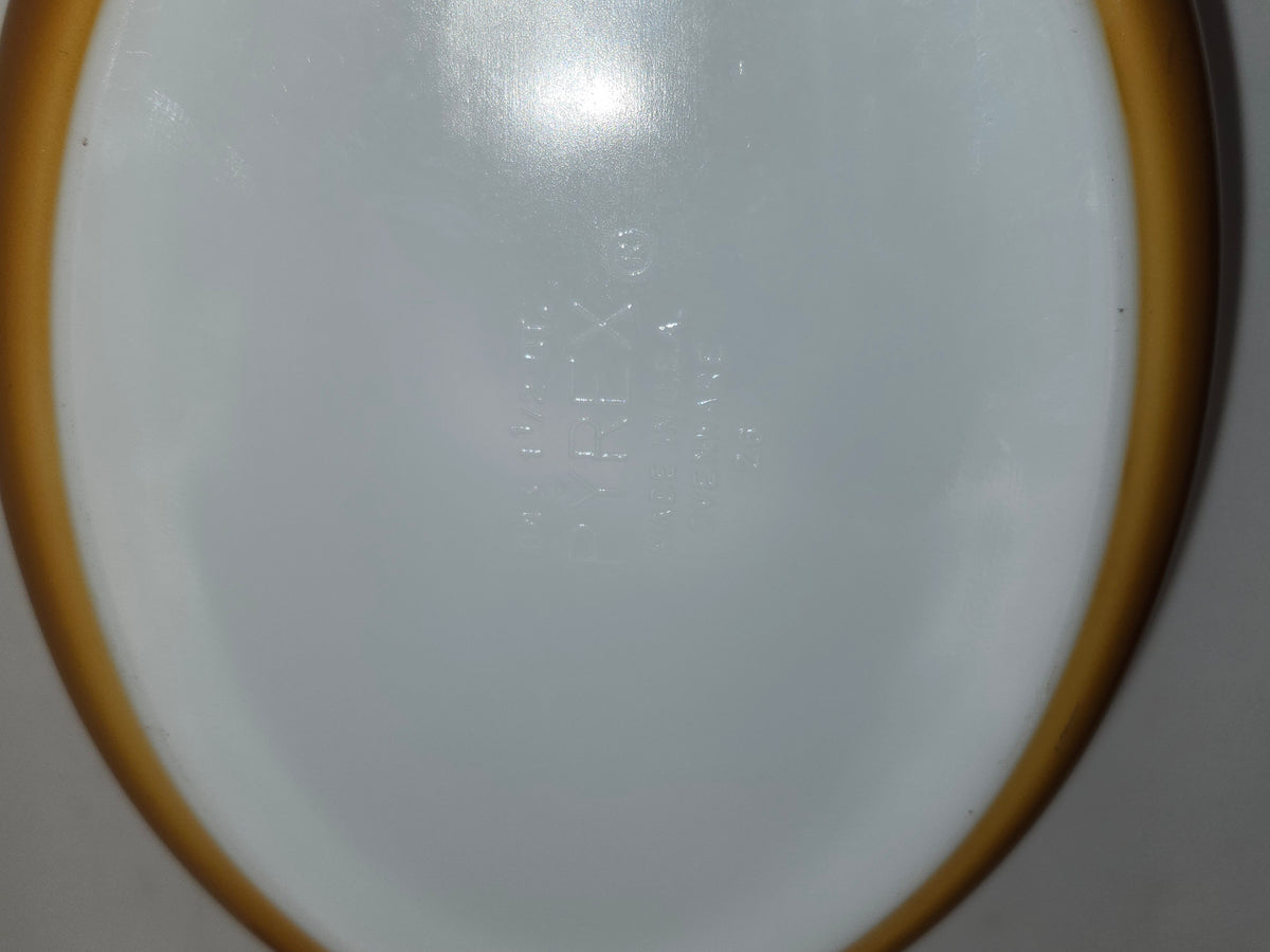 *PYREX* Like-New "Old Orchard" Oval Casserole Dish