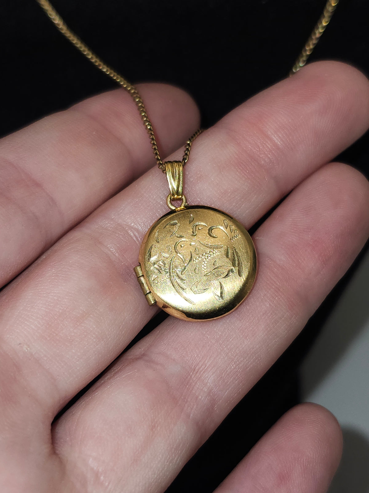 -12K- Gold-Filled Antique Photo Locket & Chain Necklace