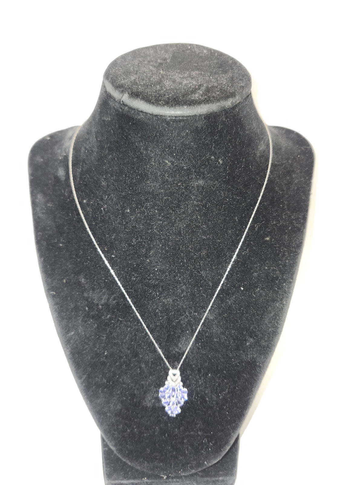 -10K- Diamond & Tanzanite Pendant & Chain Necklace