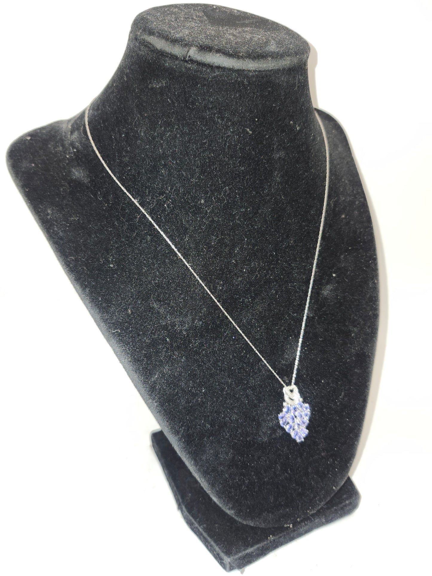 -10K- Diamond & Tanzanite Pendant & Chain Necklace
