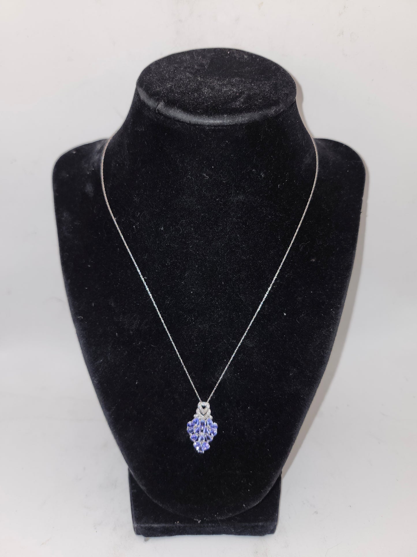 -10K- Diamond & Tanzanite Pendant & Chain Necklace