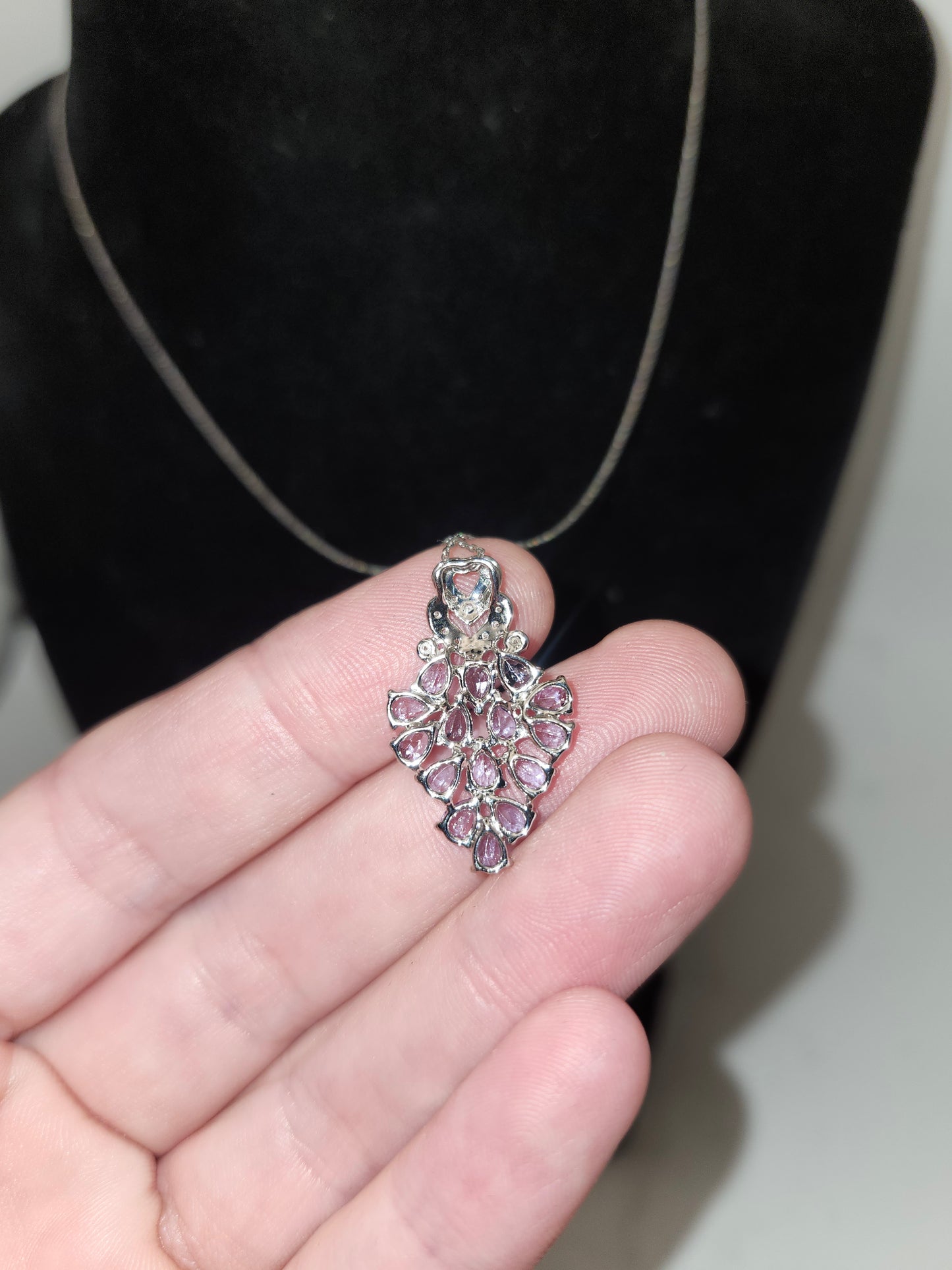 -10K- Diamond & Tanzanite Pendant & Chain Necklace