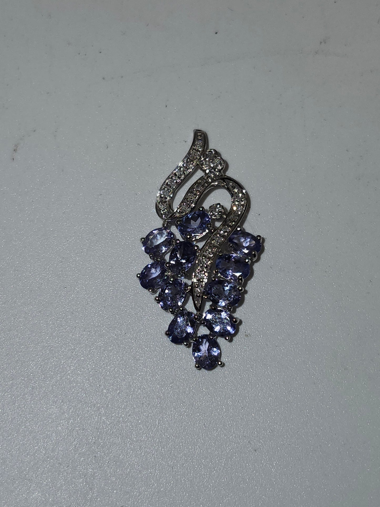 -10K- White Gold, Tanzanite & Diamond Pendant